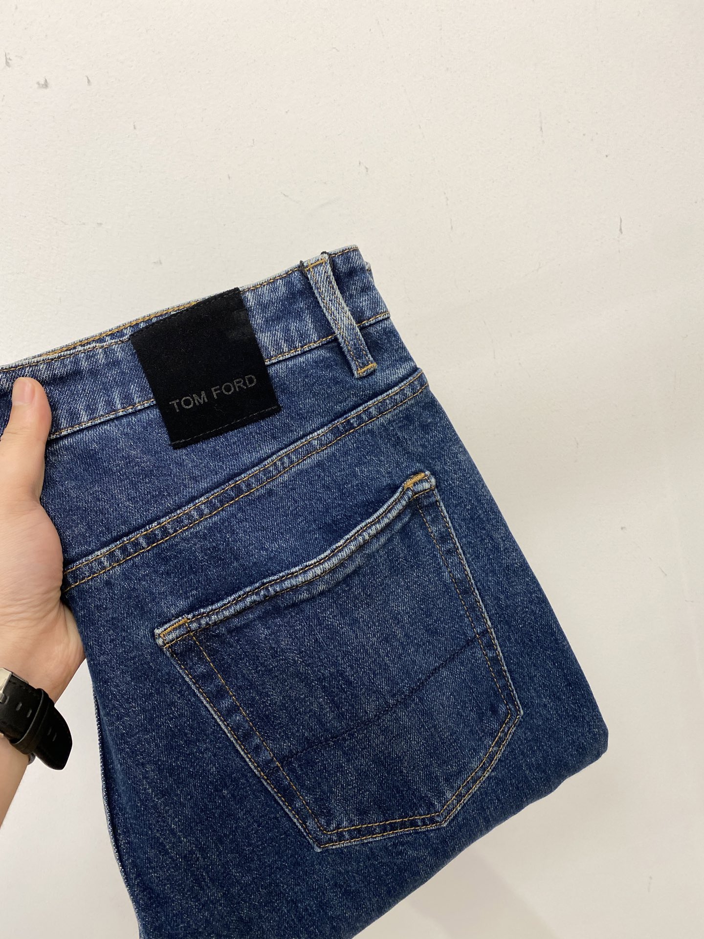 NO:529262,TF, 2025 latest products, special counters are available at the same time, original single-purpose goods, water-washed casual jeans, imported original washing elastic fabric, comfortable and elastic, original hardware and auxiliary decorative logo, super positive style, extremely high grade, counter quality, fashionable and stylish upper body, 29-40,,tom ford, jeans, alexander wang19860909TF、 2025最新品,专柜同步有售,原单狠货,水洗休闲牛仔裤,进口原版水洗弹力面料,舒适有弹性,原版五金辅料装饰logo,版型超正,档次极高,专柜品质,上身时尚有型,码数29-40,,tom ford,jeans,alexander wang,Men's clothing