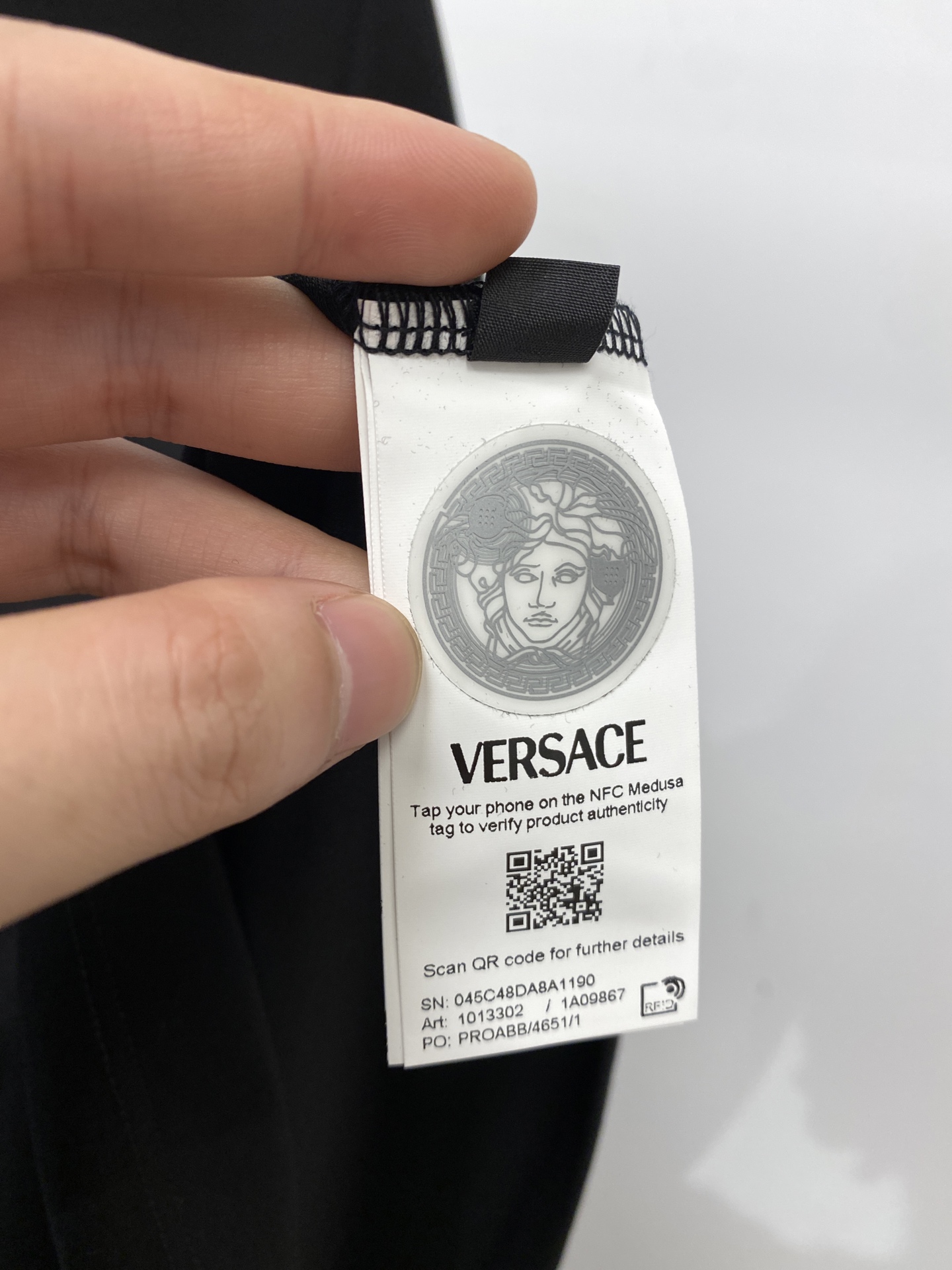 范思哲、2025最新款短袖T恤，帅气时尚，胸口顶级印花图案字母logo，简约百搭款。面料棉 不仅挺括，保