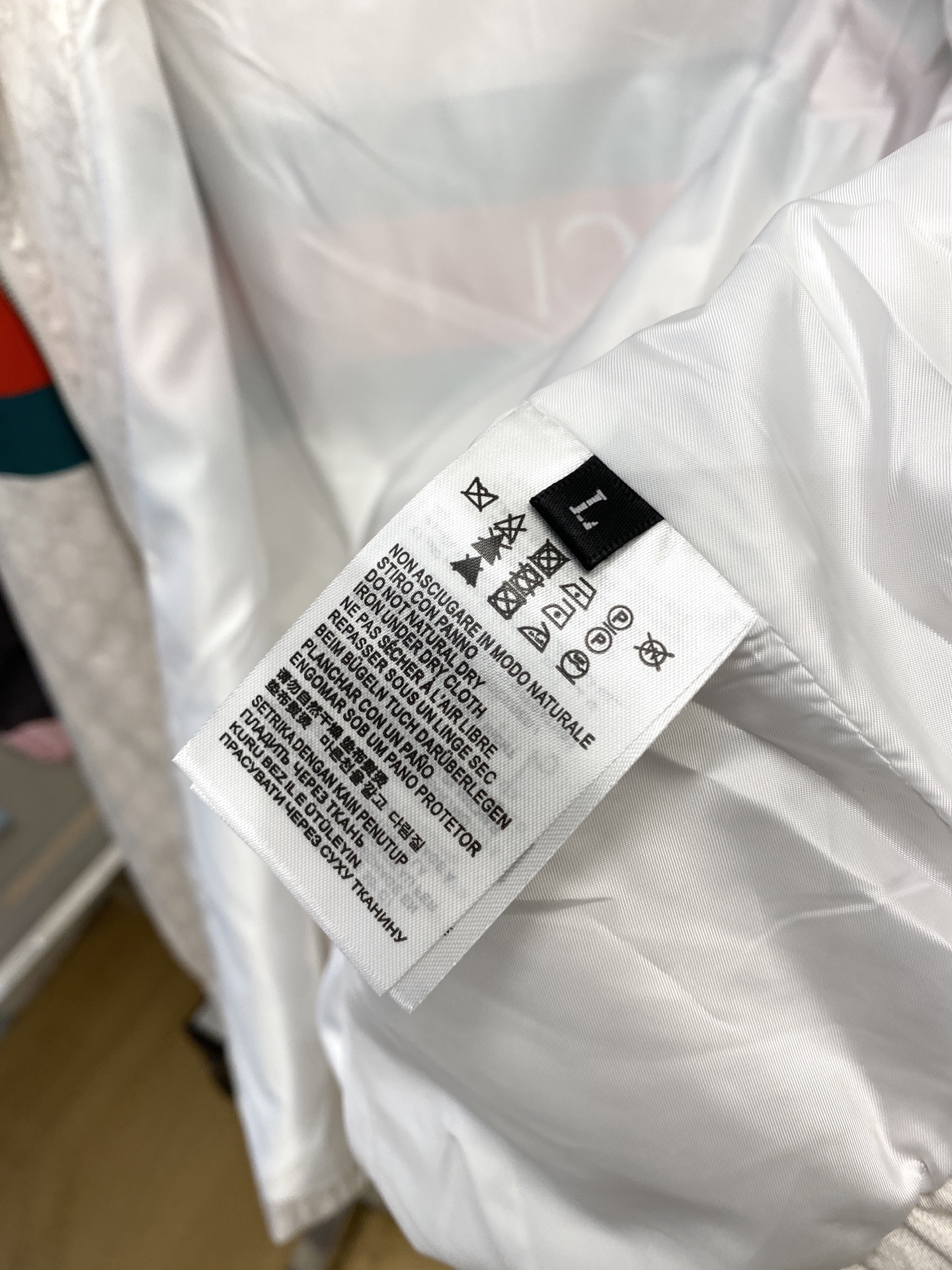 古奇、2025新品夹克外套，时尚帅气，简约百搭款，顶级数码定位定织字母logo，定制原版面料，不仅挺括，