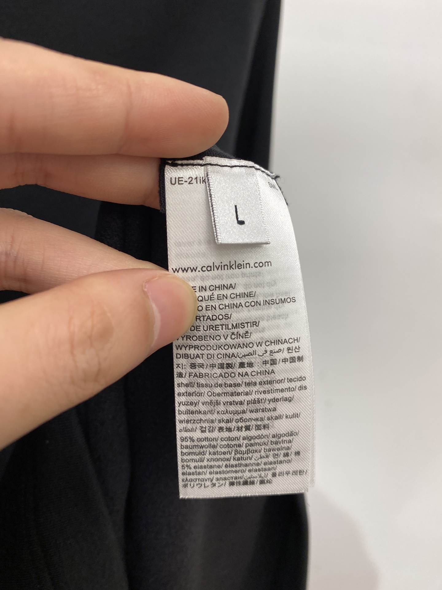 Brunello Cucinelli、2025最新款长袖打底，帅气时尚，简约百搭款。面料棉 不仅挺括，保