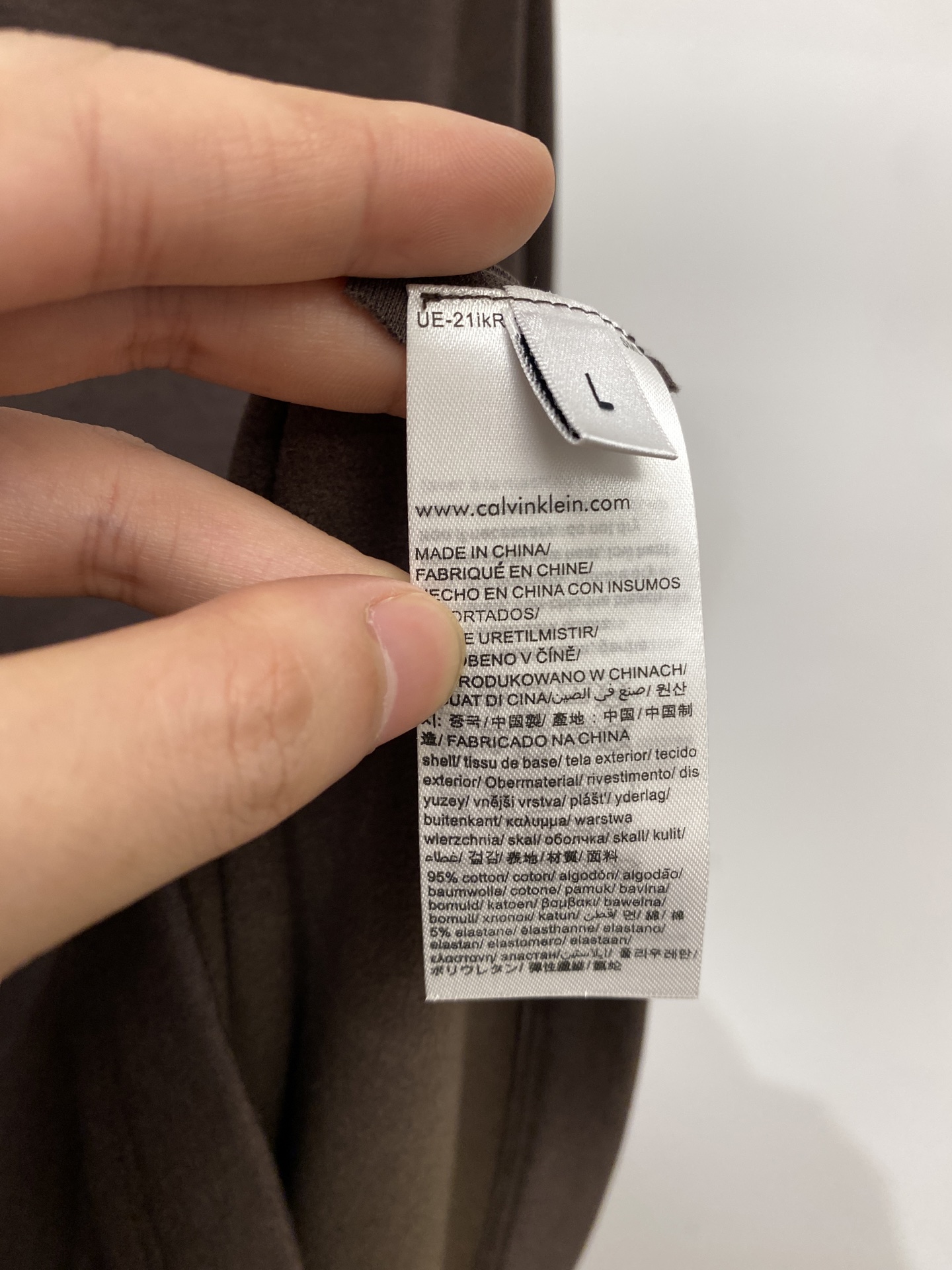 Brunello Cucinelli、2025最新款长袖打底，帅气时尚，简约百搭款。面料棉 不仅挺括，保