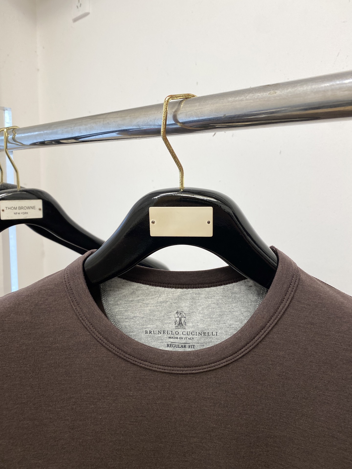 Brunello Cucinelli、2025最新款长袖打底，帅气时尚，简约百搭款。面料棉 不仅挺括，保