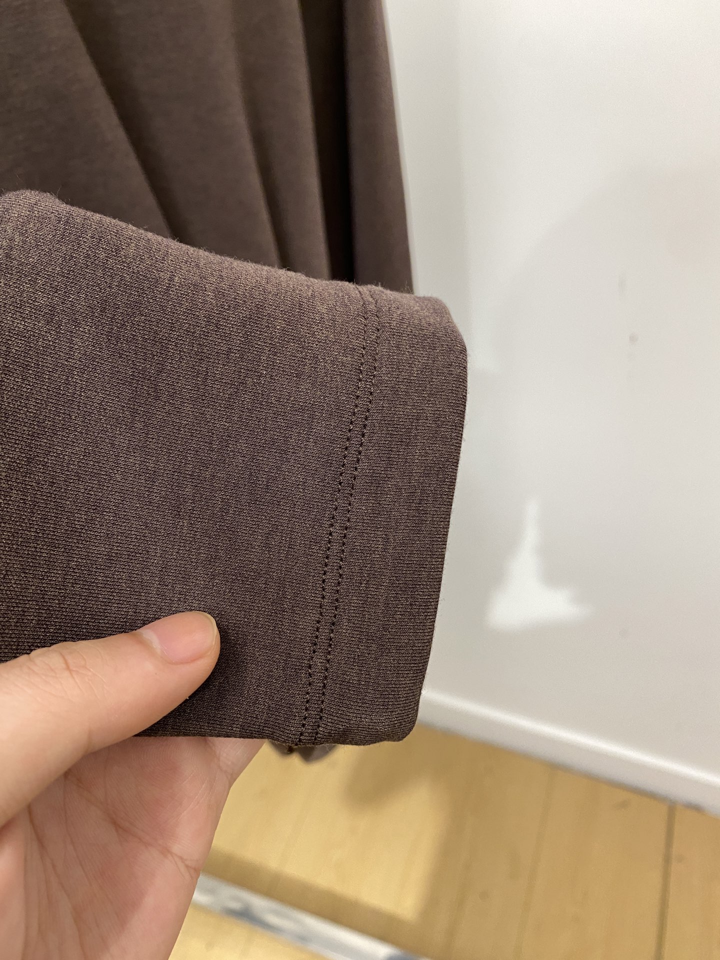 Brunello Cucinelli、2025最新款长袖打底，帅气时尚，简约百搭款。面料棉 不仅挺括，保