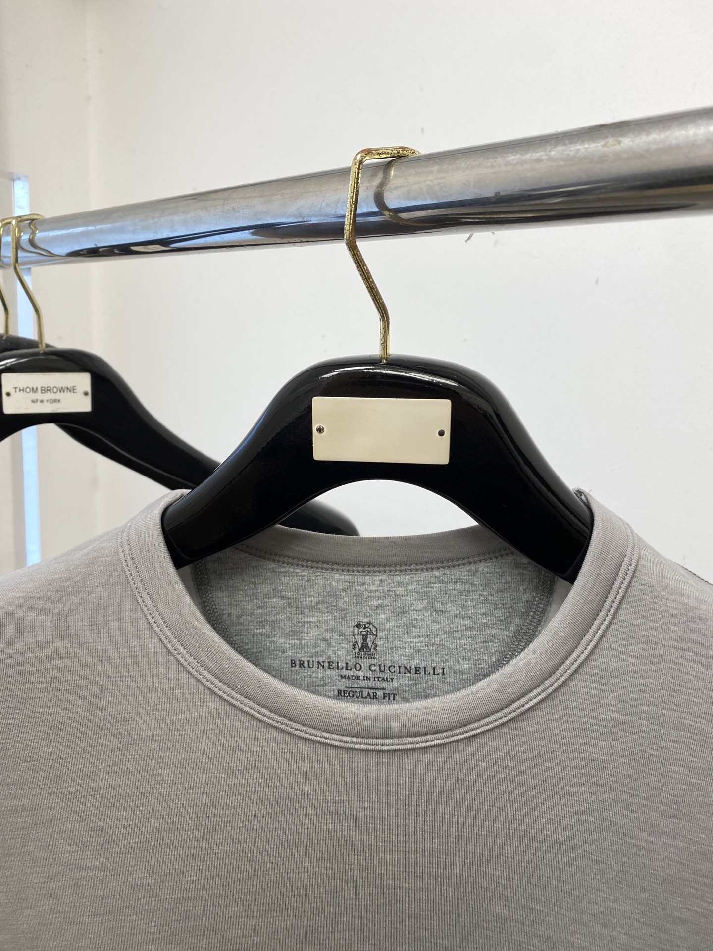 Brunello Cucinelli、2025最新款长袖打底，帅气时尚，简约百搭款。面料棉 不仅挺括，保