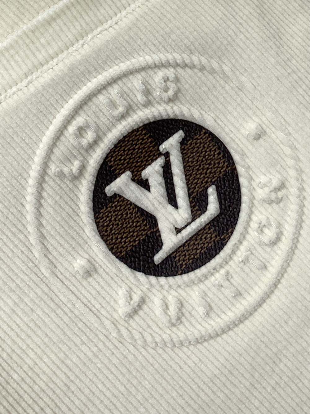 LV、2025爆款休闲裤 高弹显瘦必爆简约百搭爆款，做工精细，每一针都看得到用心，超多明星网红最爱 拉长
