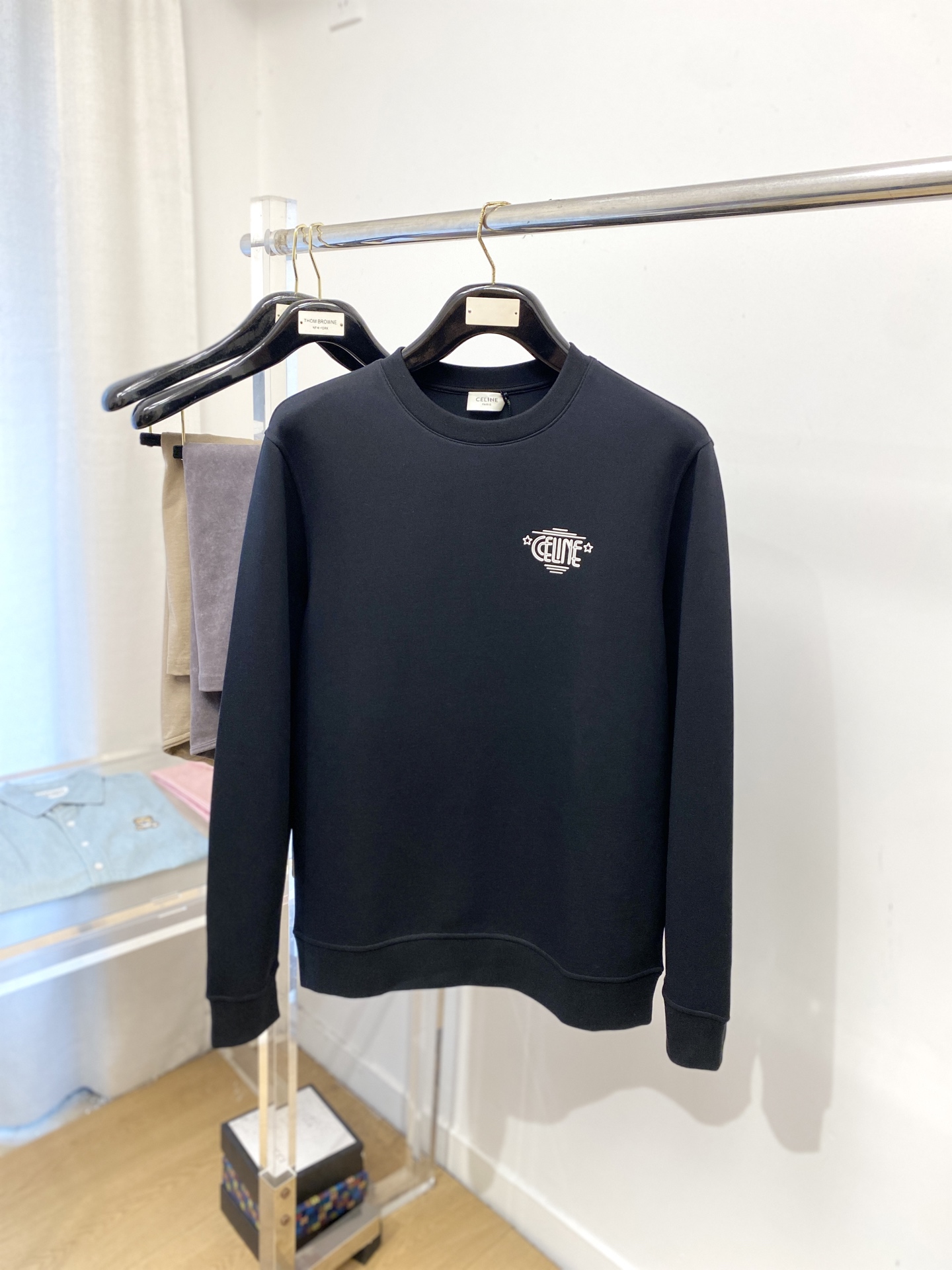 Celine 赛琳、2025新品卫衣，帅气时尚，胸前顶级印花字母logo，简约百搭款。面料棉 不仅挺括，