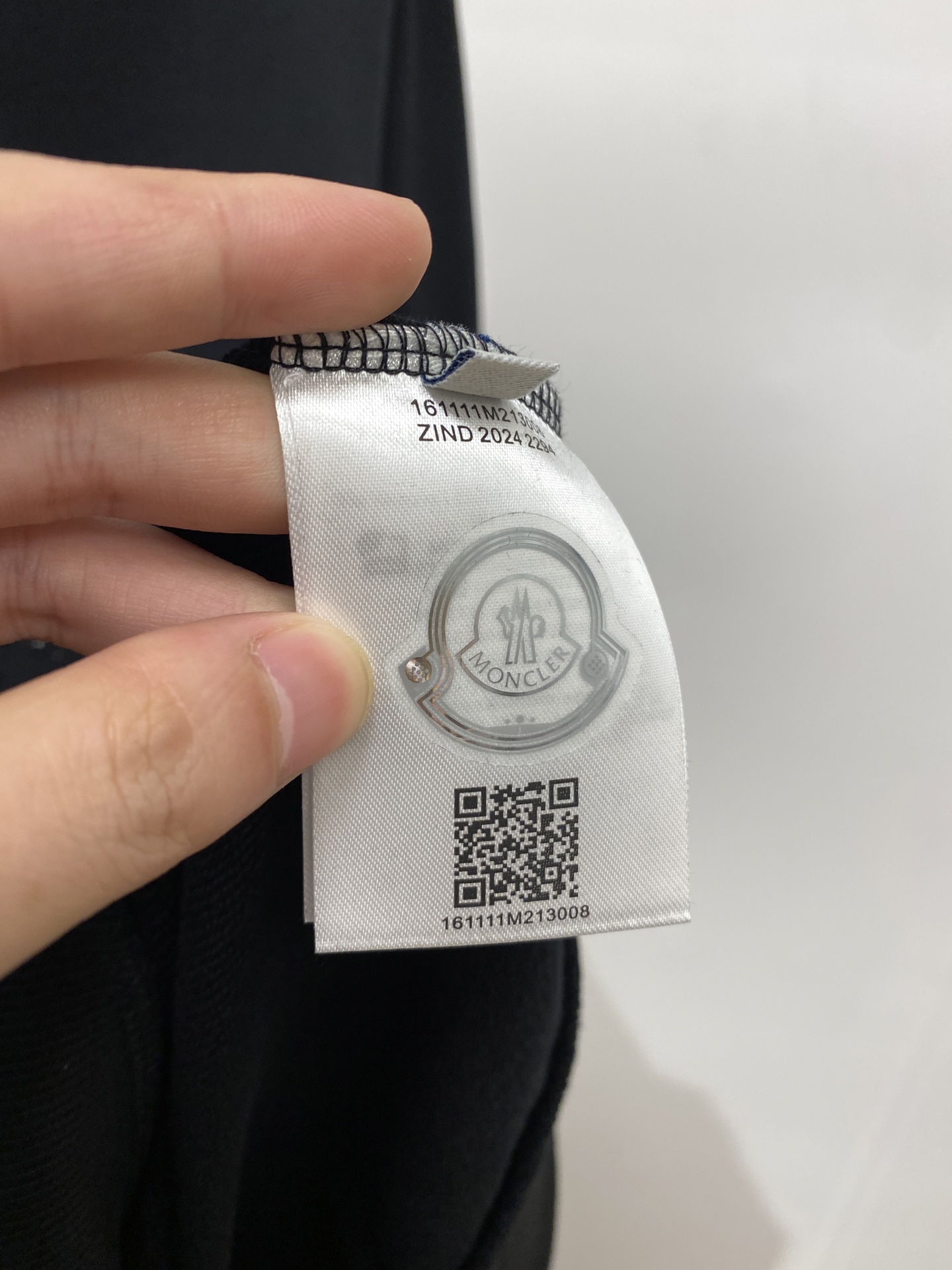 蒙口、2025新品卫衣，帅气时尚，胸前顶级烫钻图案字母logo，简约百搭款。面料棉 不仅挺括，保持潮流的