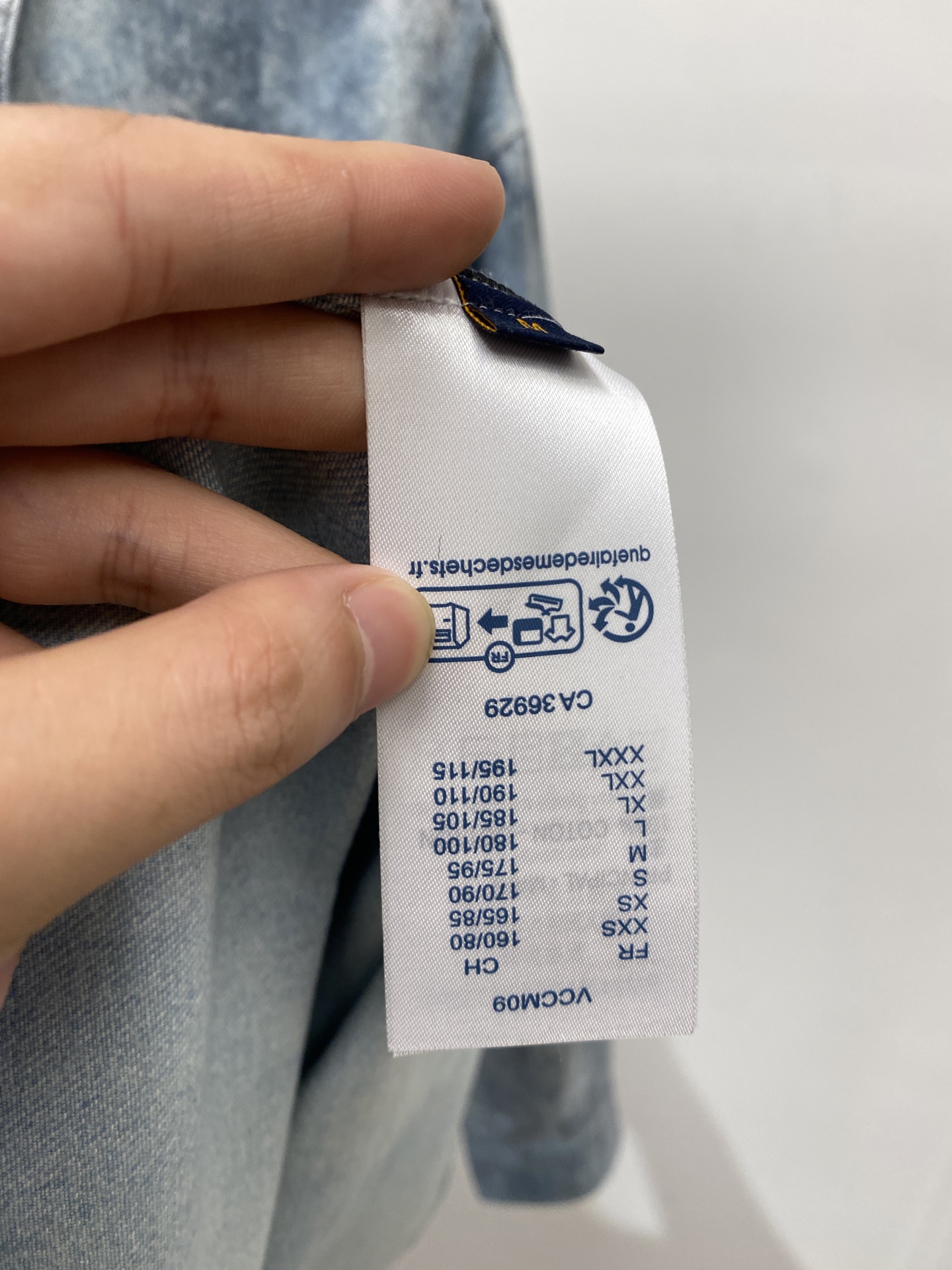 路易威登、2025新品衬衫，时尚帅气，简约百搭款，定制原版面料，不仅挺括，保持潮流的廓形，又穿着舒适，纱