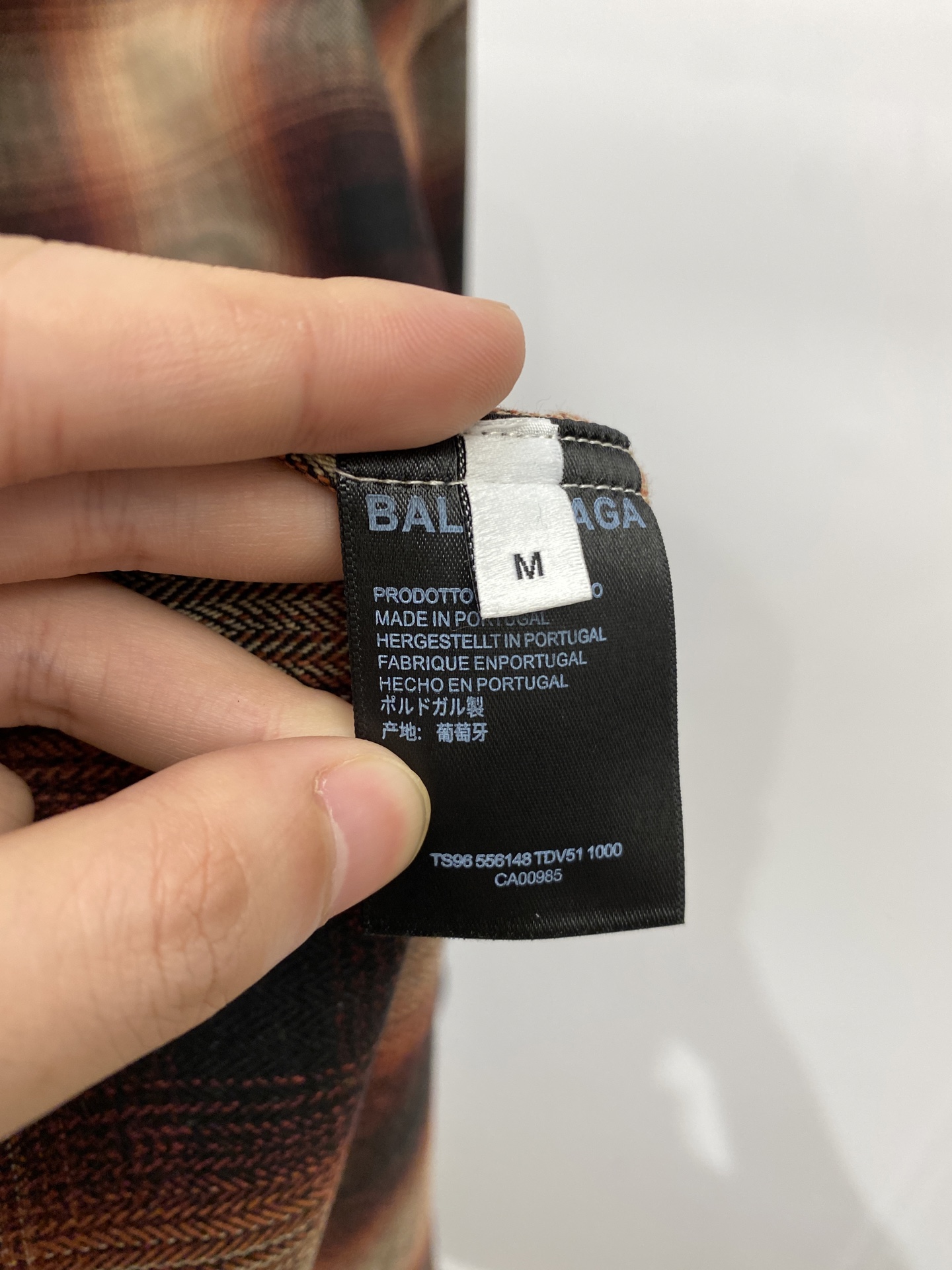 巴黎世家、2025新品衬衫，时尚帅气，简约百搭款，定制原版面料，不仅挺括，保持潮流的廓形，又穿着舒适，纱