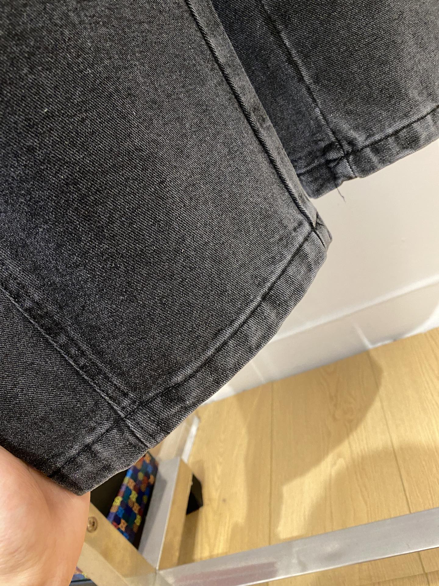 巴黎世家、 2025最新品，专柜同步有售，原单狠货，水洗休闲潮牌牛仔裤，进口原版水洗弹力面料，舒适有弹性