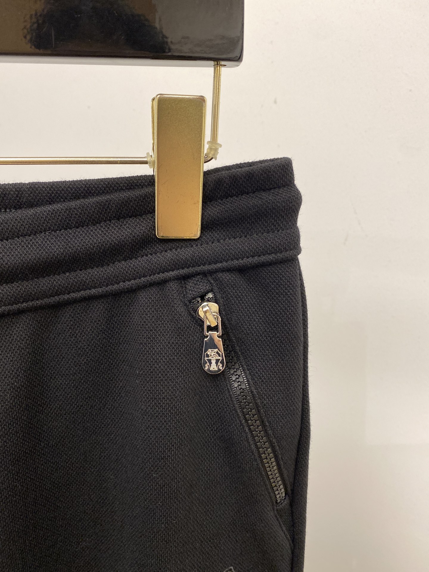 Brunello Cucinelli、 2025爆款休闲裤 高弹显瘦必爆简约百搭爆款，做工精细，每一针都