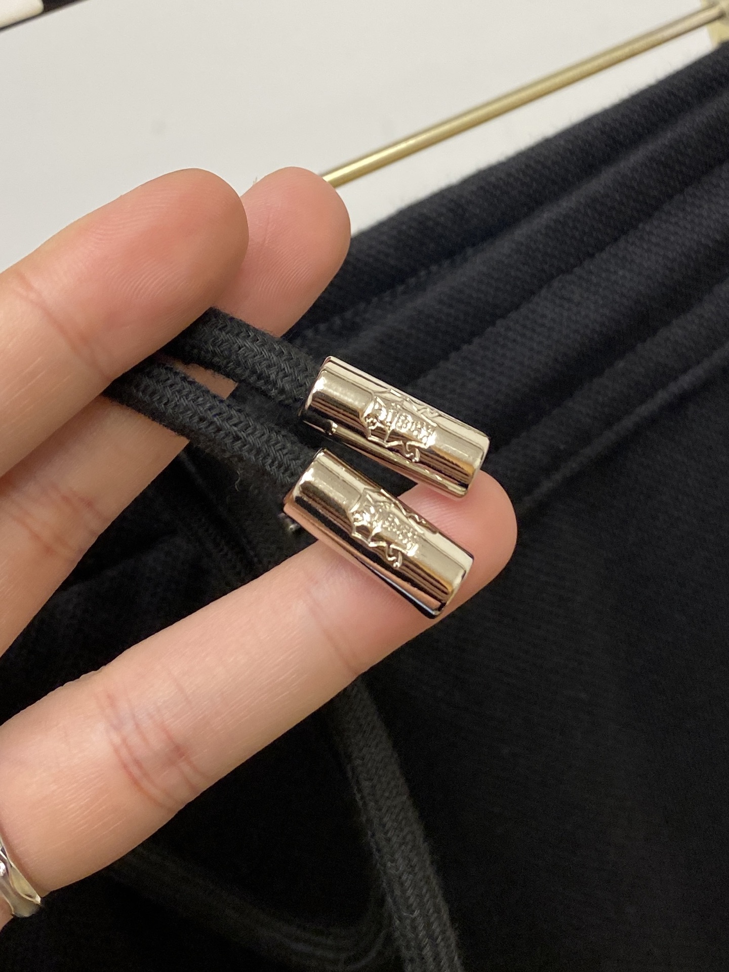 Brunello Cucinelli、 2025爆款休闲裤 高弹显瘦必爆简约百搭爆款，做工精细，每一针都