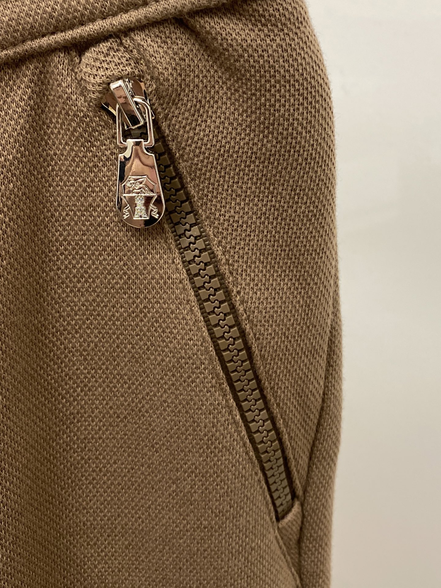 Brunello Cucinelli、 2025爆款休闲裤 高弹显瘦必爆简约百搭爆款，做工精细，每一针都