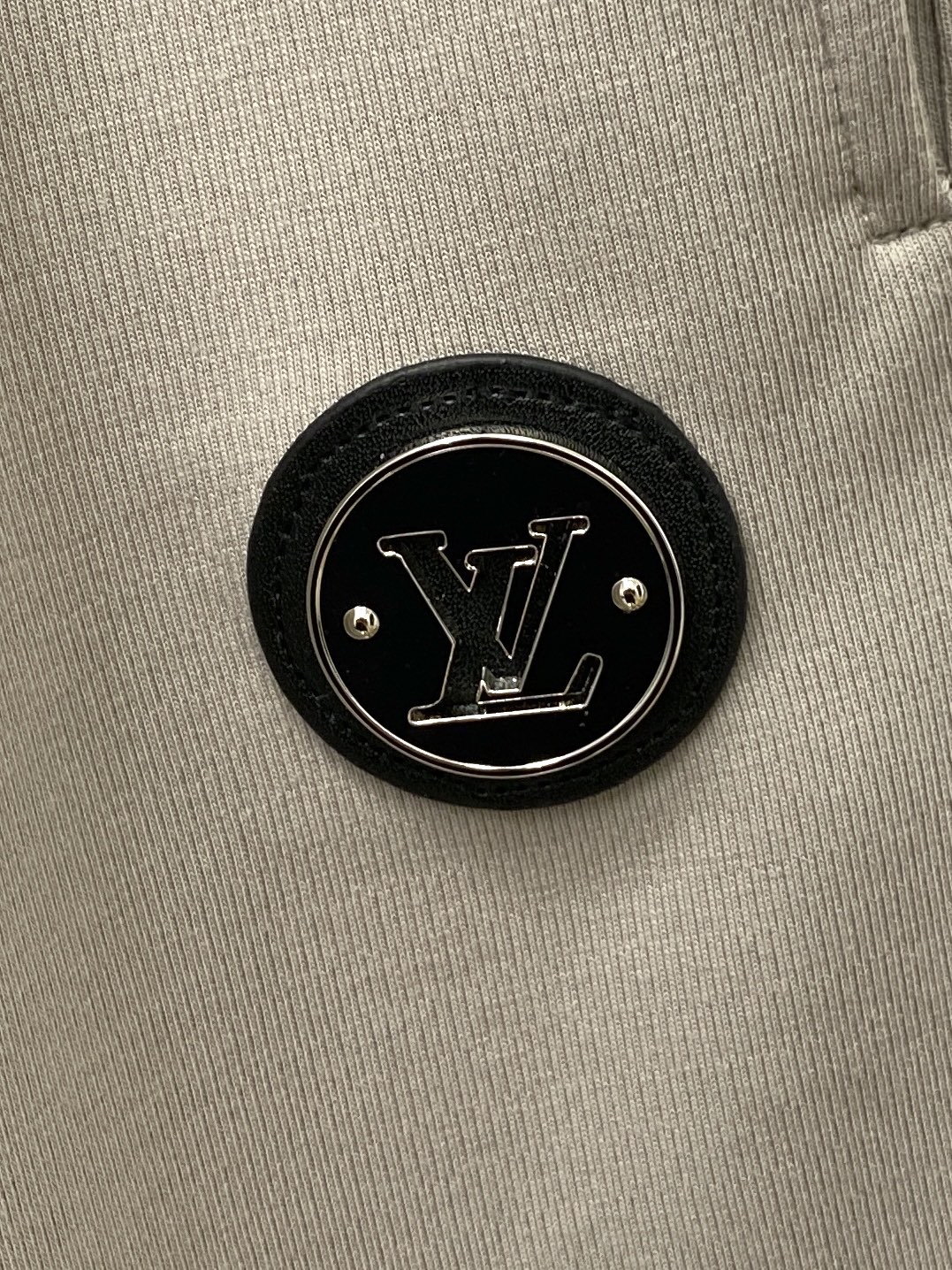 ￼LV、2025爆款休闲裤 高弹显瘦必爆简约百搭爆款，做工精细，每一针都看得到用心，超多明星网红最爱 拉