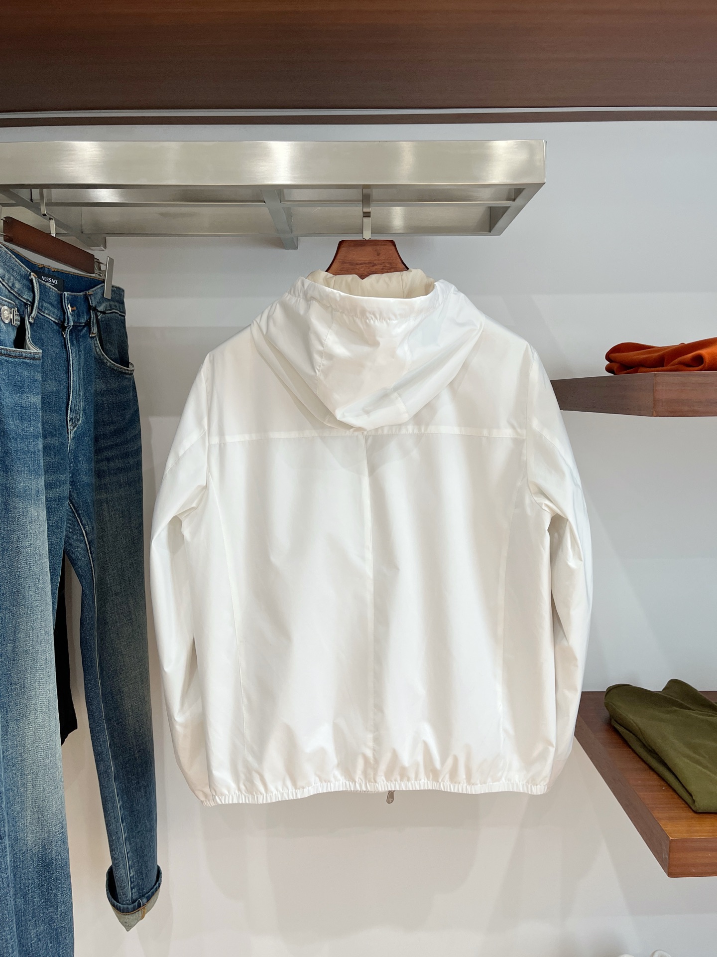 Brunello Cucinelli、2025新品夹克外套，时尚帅气，胸前精致刺绣图案logo，简约百搭