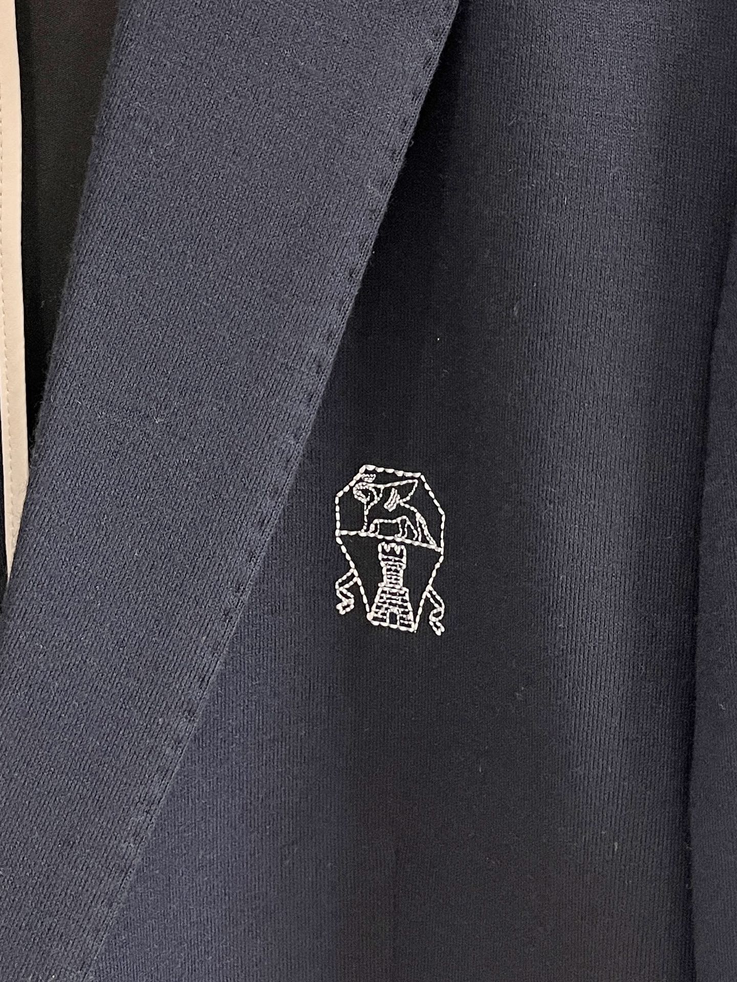 Brunello Cucinelli、2025新品西装外套，时尚帅气，简约百搭款，定制原版面料，不仅挺括