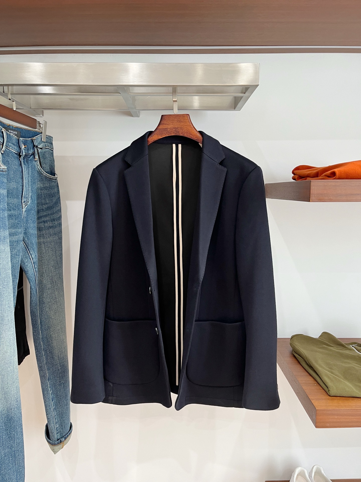 Brunello Cucinelli、2025新品西装外套，时尚帅气，简约百搭款，定制原版面料，不仅挺括