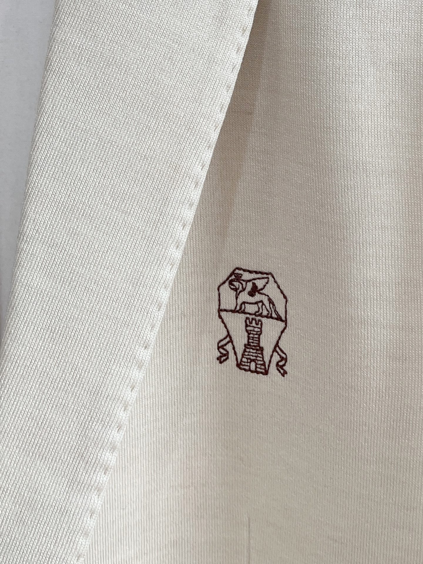 Brunello Cucinelli、2025新品西装外套，时尚帅气，简约百搭款，定制原版面料，不仅挺括
