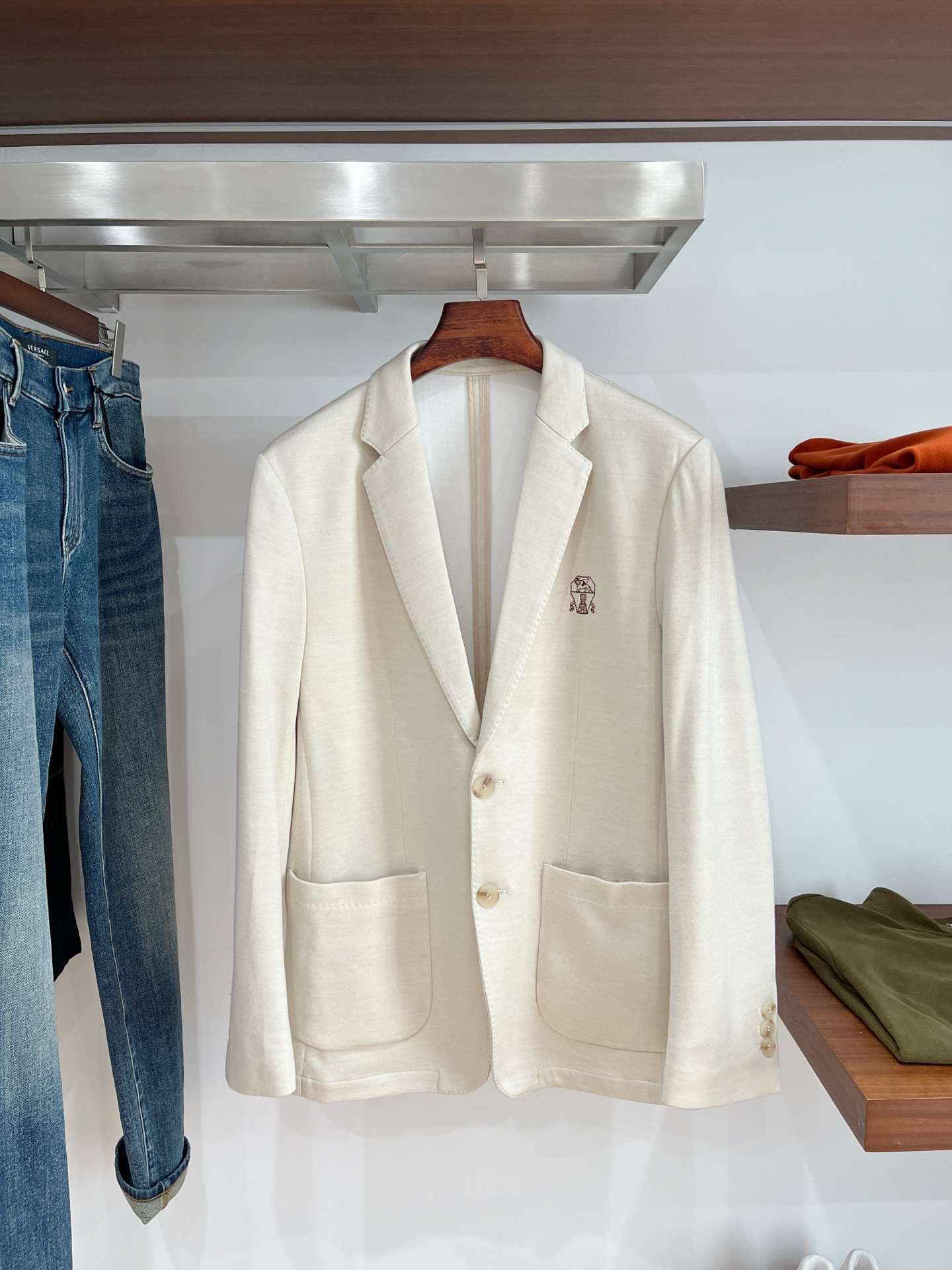 Brunello Cucinelli、2025新品西装外套，时尚帅气，简约百搭款，定制原版面料，不仅挺括