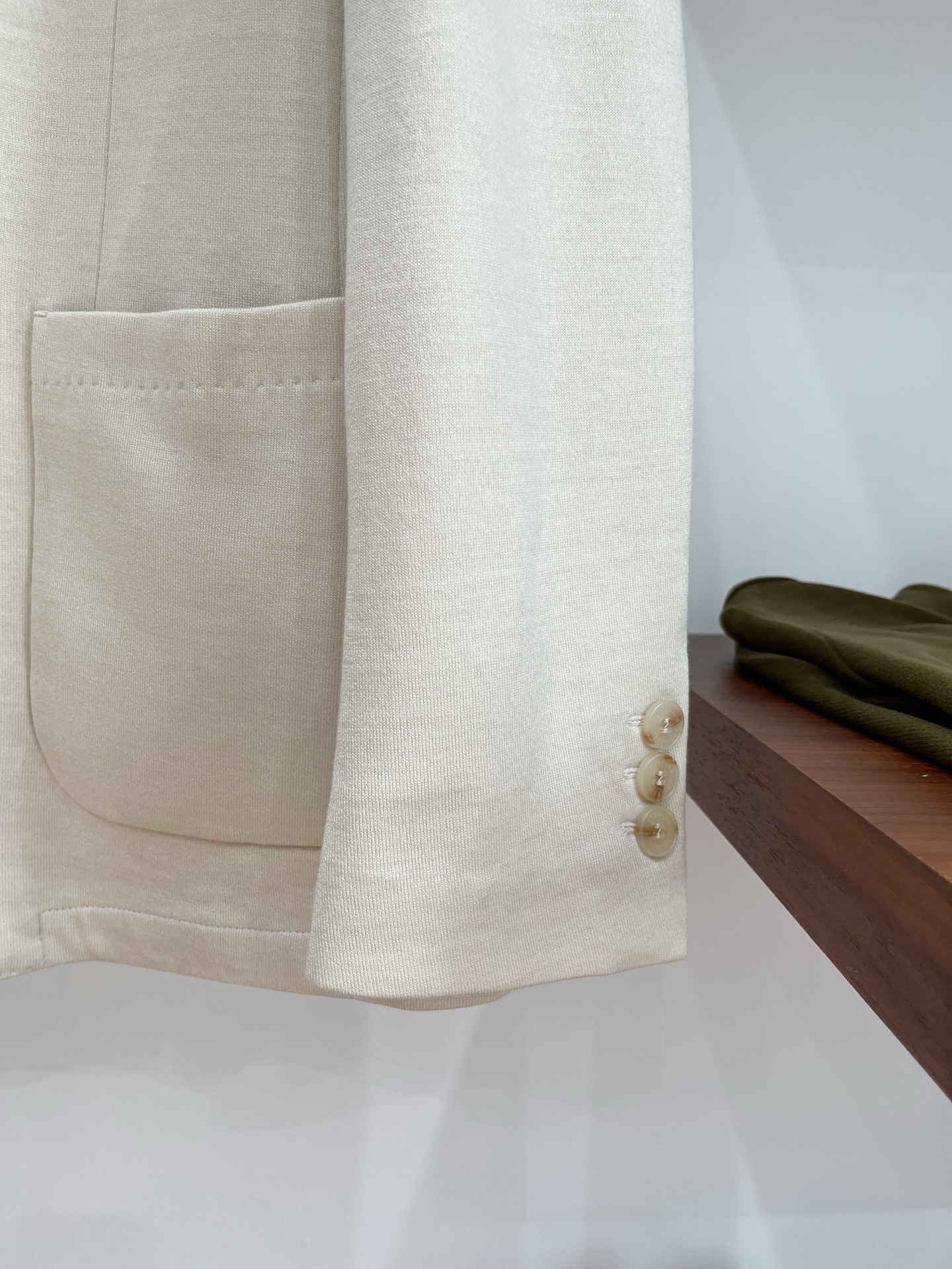 Brunello Cucinelli、2025新品西装外套，时尚帅气，简约百搭款，定制原版面料，不仅挺括