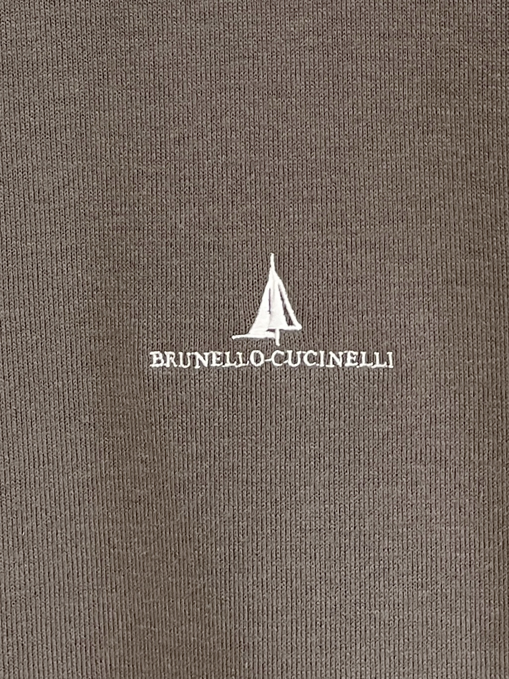 Brunello Cucinelli、2025新品长袖卫衣，帅气时尚，胸前精致刺绣图案字母logo，简约