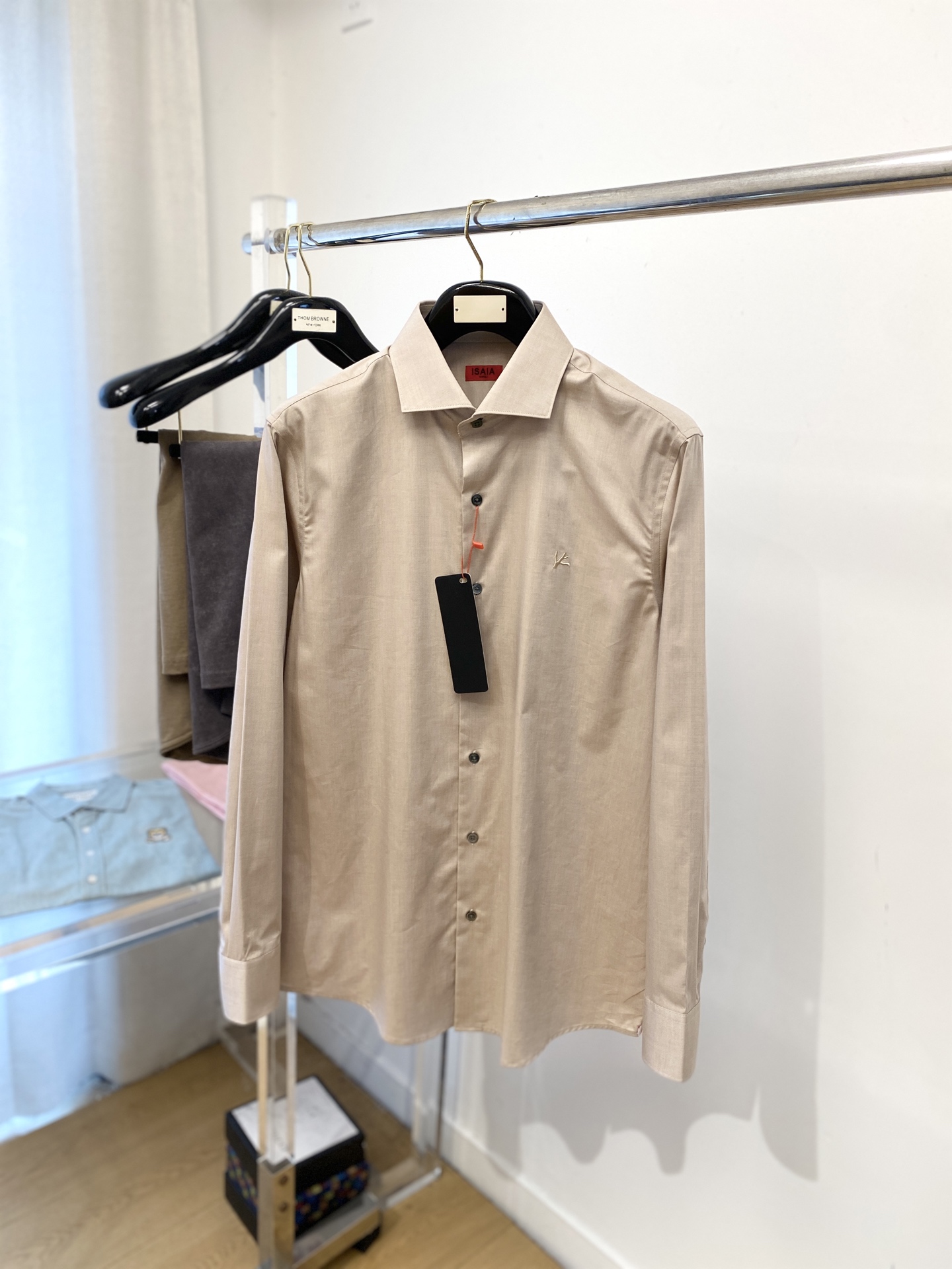 ISAIA、2025新品衬衫，时尚帅气，简约百搭款，定制原版面料，不仅挺括，保持潮流的廓形，又穿着舒适，