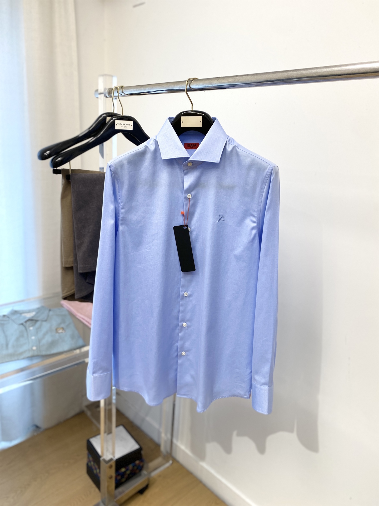 ISAIA、2025新品衬衫，时尚帅气，简约百搭款，定制原版面料，不仅挺括，保持潮流的廓形，又穿着舒适，