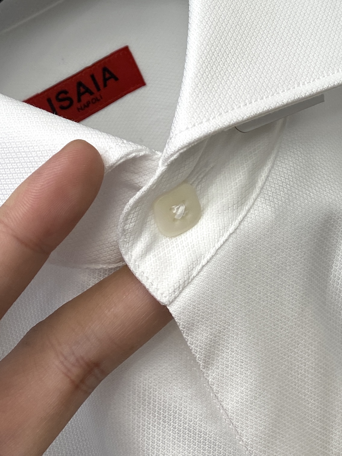 ISAIA、2025新品衬衫，时尚帅气，简约百搭款，定制原版面料，不仅挺括，保持潮流的廓形，又穿着舒适，