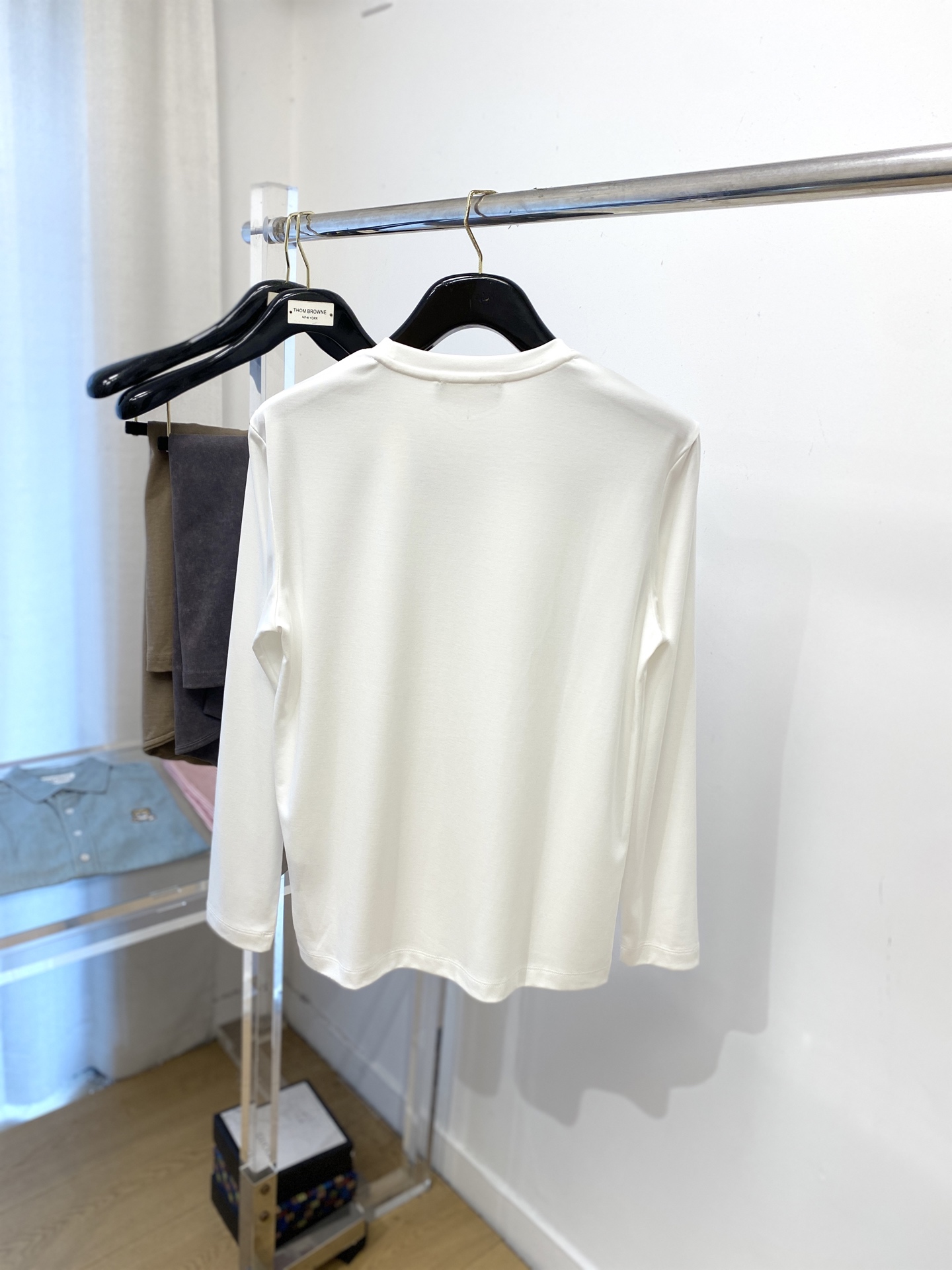 lP🆕、2025新品长袖，帅气时尚，胸前精致刺绣字母logo，简约百搭款。面料棉 不仅挺括，保持潮流的廓