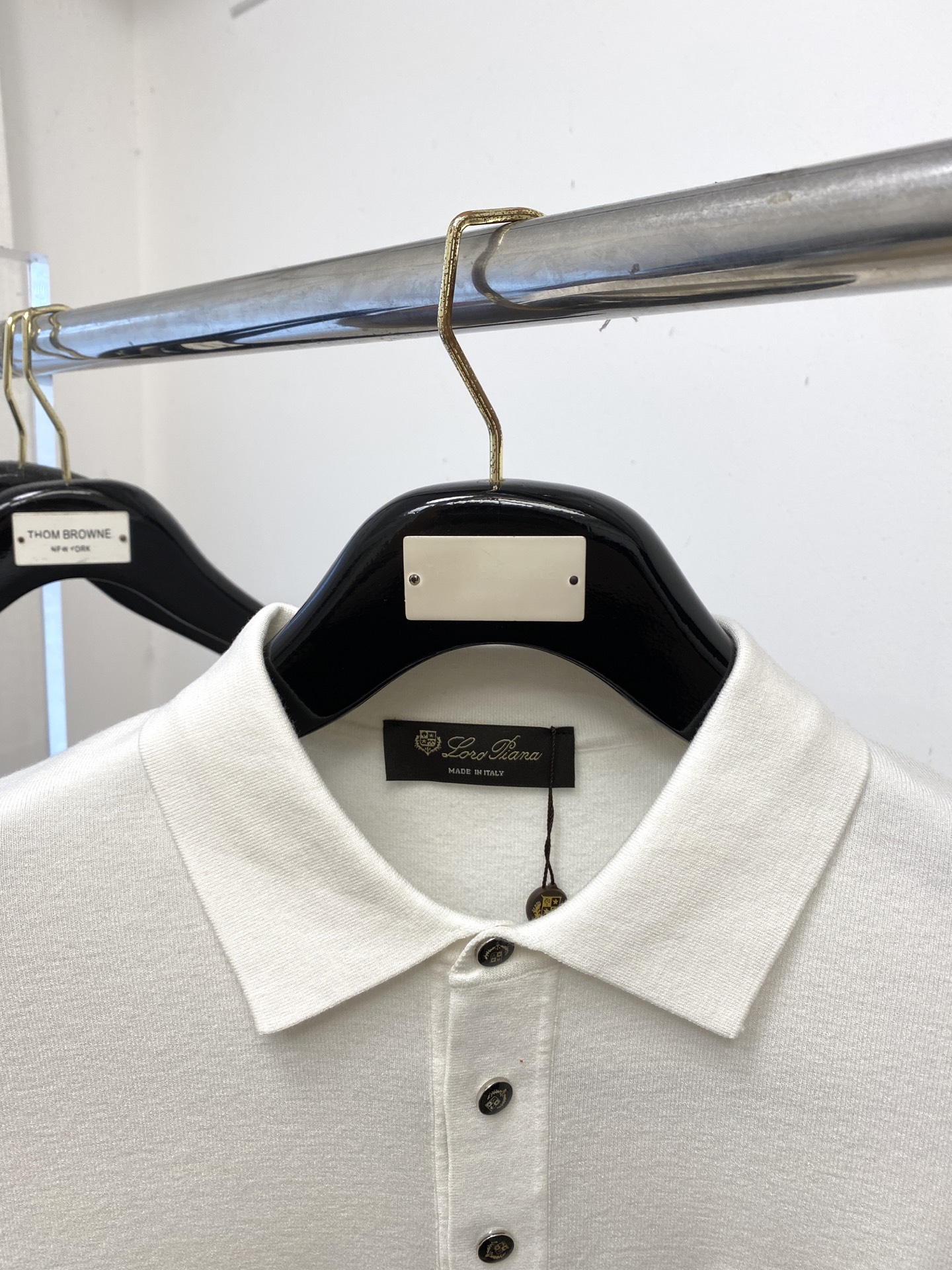 lP🆕、2025最新款针织短袖T恤，帅气时尚，胸前精致刺绣字母logo，简约百搭款。面料棉 不仅挺括，保