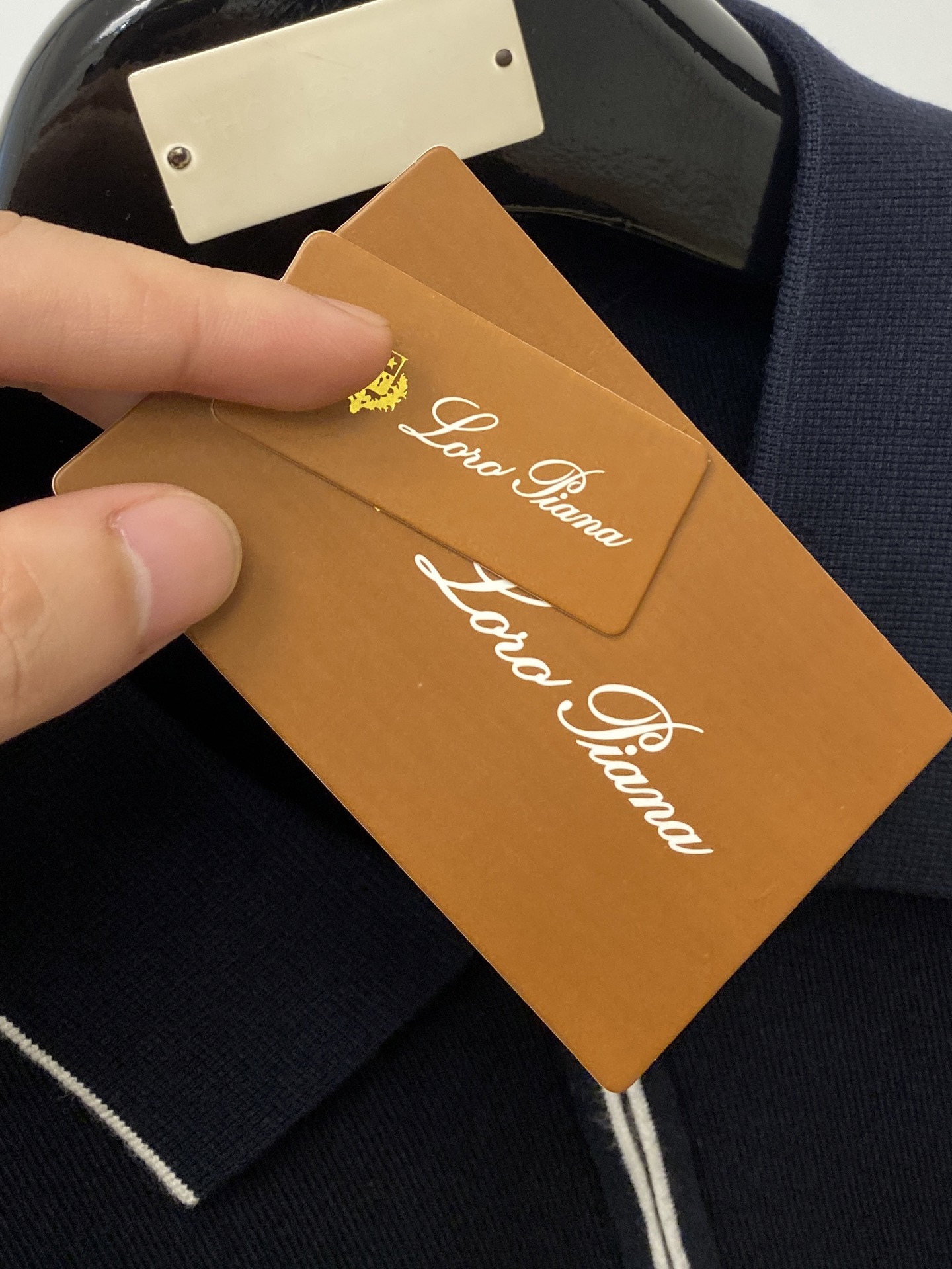 lP🆕、2025最新款针织短袖T恤，帅气时尚，胸前精致刺绣图案字母logo，简约百搭款。面料棉 不仅挺括