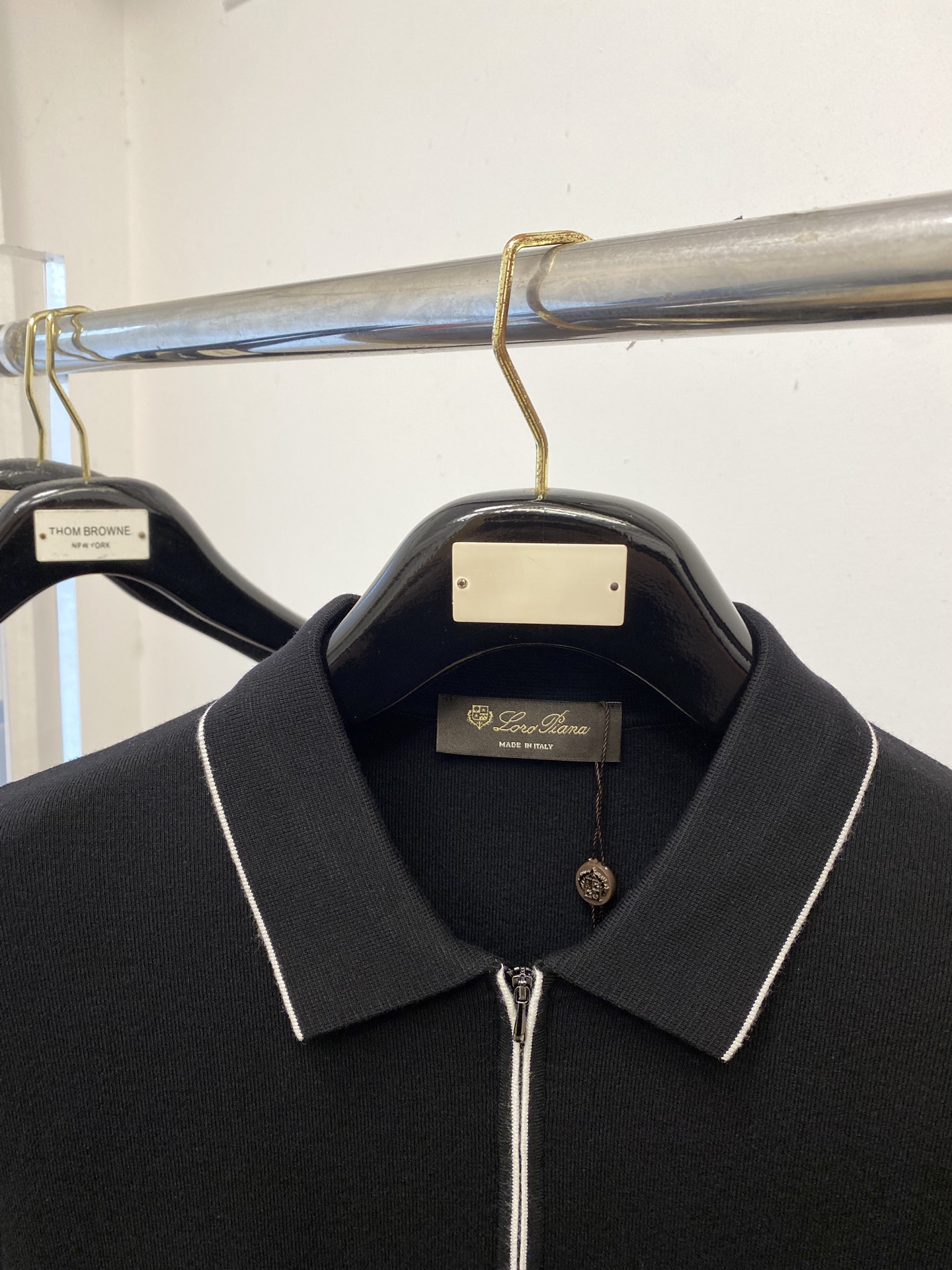 lP🆕、2025最新款针织短袖T恤，帅气时尚，胸前精致刺绣图案字母logo，简约百搭款。面料棉 不仅挺括