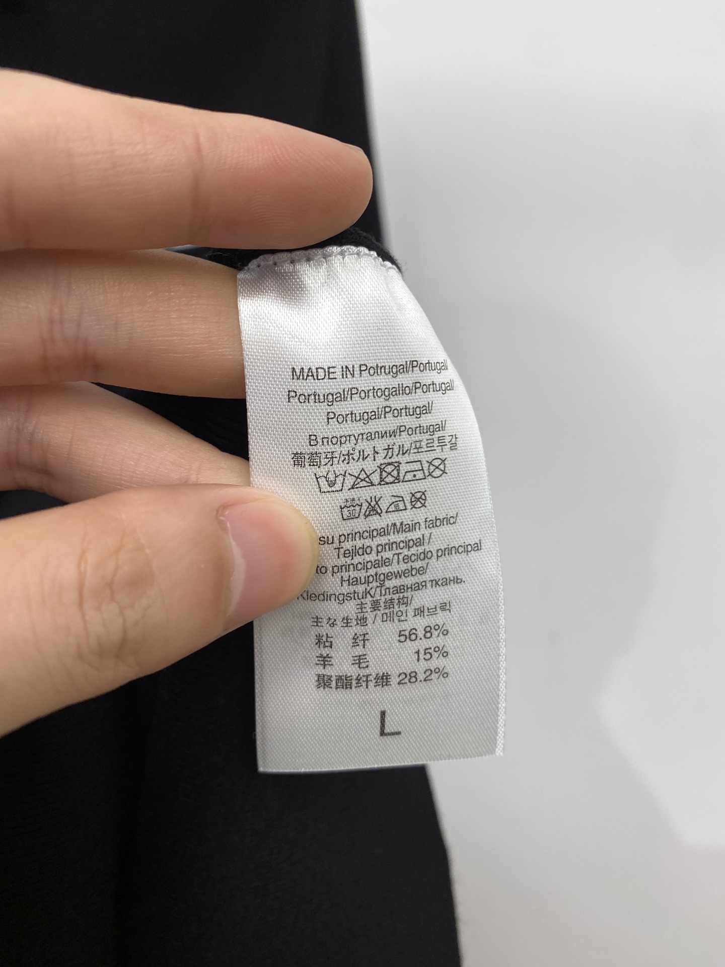 lP🆕、2025最新款针织短袖T恤，帅气时尚，胸前精致刺绣图案字母logo，简约百搭款。面料棉 不仅挺括