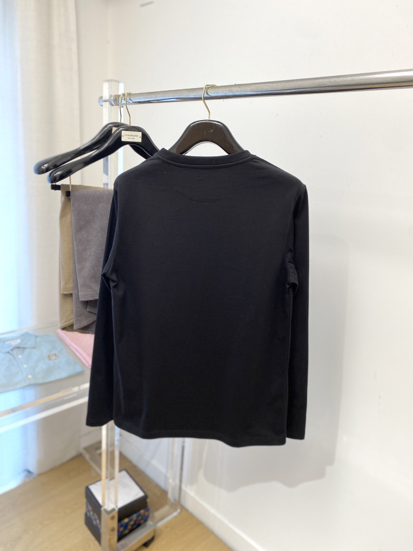 Brunello Cucinelli、2025最新款长袖，帅气时尚，胸前精致刺绣图案logo，简约百搭款