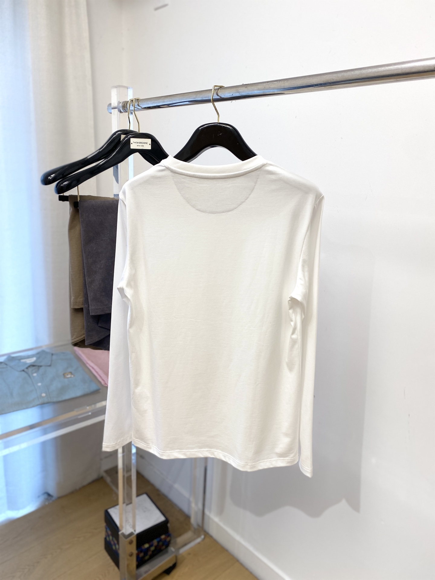 Brunello Cucinelli、2025最新款长袖，帅气时尚，胸前精致刺绣图案logo，简约百搭款