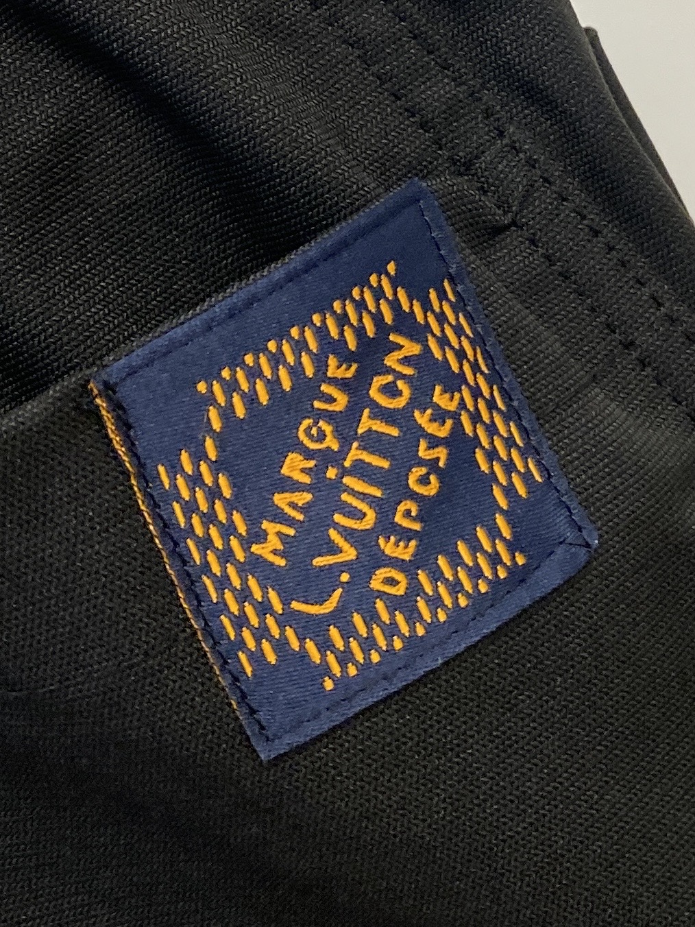 LV、2025爆款休闲裤 高弹显瘦必爆简约百搭爆款，做工精细，每一针都看得到用心，超多明星网红最爱 拉长