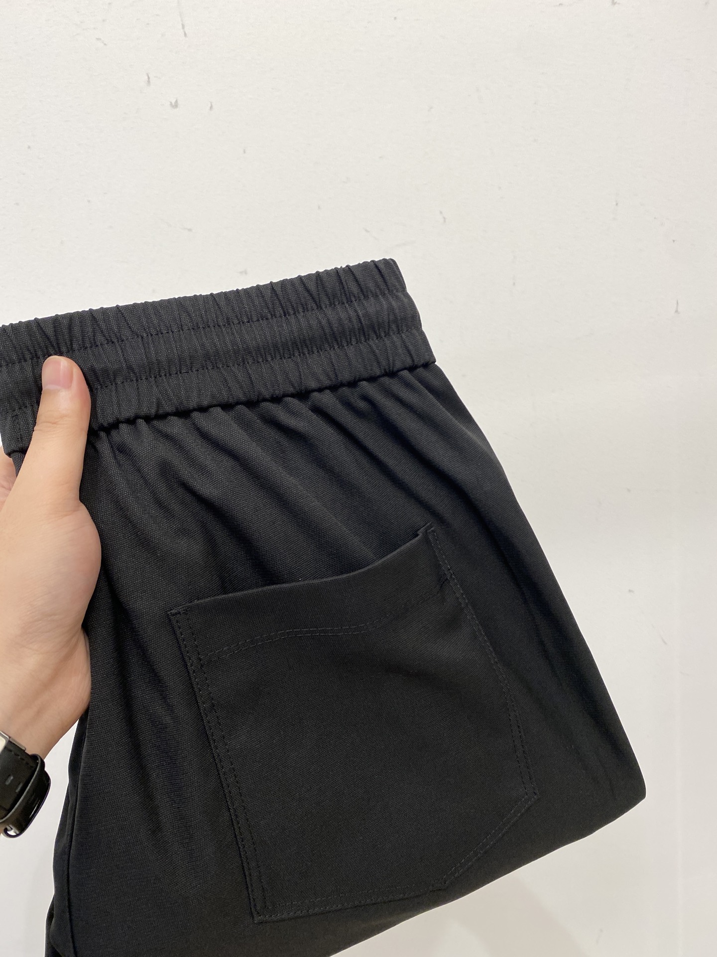 NO:531162,Adidas, 2025 hot casual pants, high elasticity and slimming, simple and versatile, with fine workmanship, every needle can be seen attentively. Many celebrities and internet celebrities love the most, lengthen their body proportions!  Micro-spin ^_^Comfortable fabric Details M-3XL, alexander wang19860909阿迪达斯、2025爆款休闲裤 高弹显瘦必爆简约百搭爆款,做工精细,每一针都看得到用心,超多明星网红最爱 拉长身材比例哦！微弹 ^_^舒适面料 细节体码数M-3XL,,alexander wang,Men's clothing