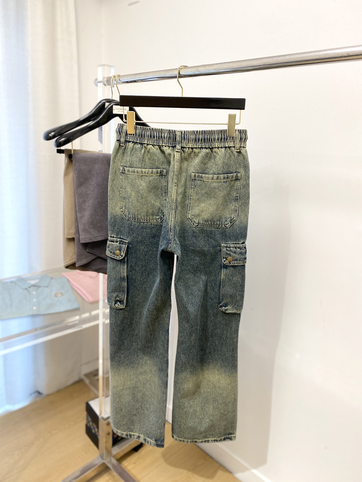 ￼ 巴黎世家、 2025最新品，专柜同步有售，原单狠货，水洗休闲潮牌牛仔裤，进口原版水洗弹力面料，舒适有