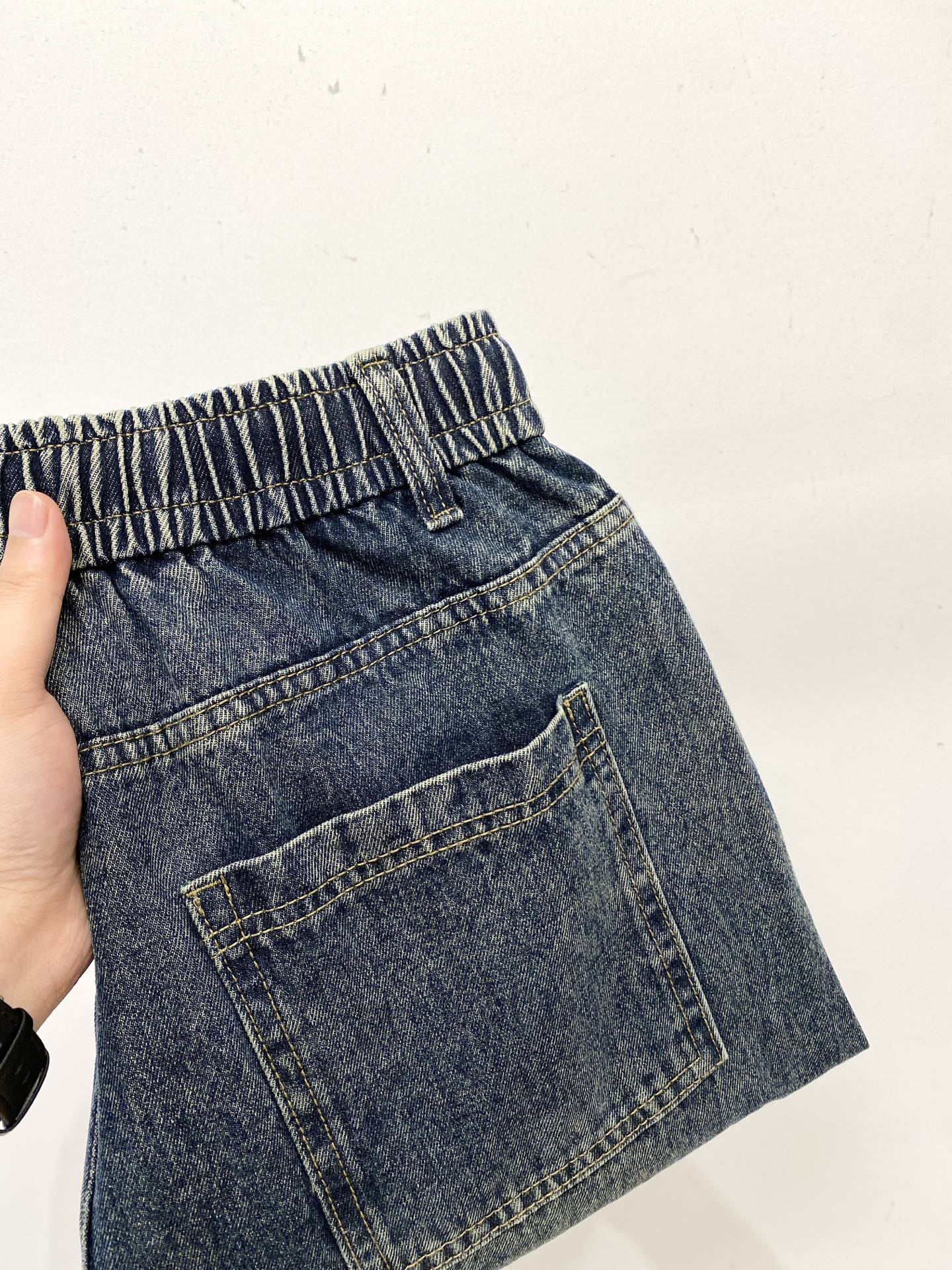 NO:531177,LV, 2025 latest products, special counters are available at the same time, original singles, water-washed casual trendy brand jeans, imported original washing elastic fabric, comfortable and elastic, original hardware and auxiliary decorative logo, super positive style, extremely high grade, counter quality, fashionable and stylish upper body, code M-3XL,, louis vuitton, jeans, alexander wang19860909LV、 2025最新品,专柜同步有售,原单狠货,水洗休闲潮牌牛仔裤,进口原版水洗弹力面料,舒适有弹性,原版五金辅料装饰logo,版型超正,档次极高,专柜品质,上身时尚有型,码数M-3XL,,louis vuitton,jeans,alexander wang,Men's clothing