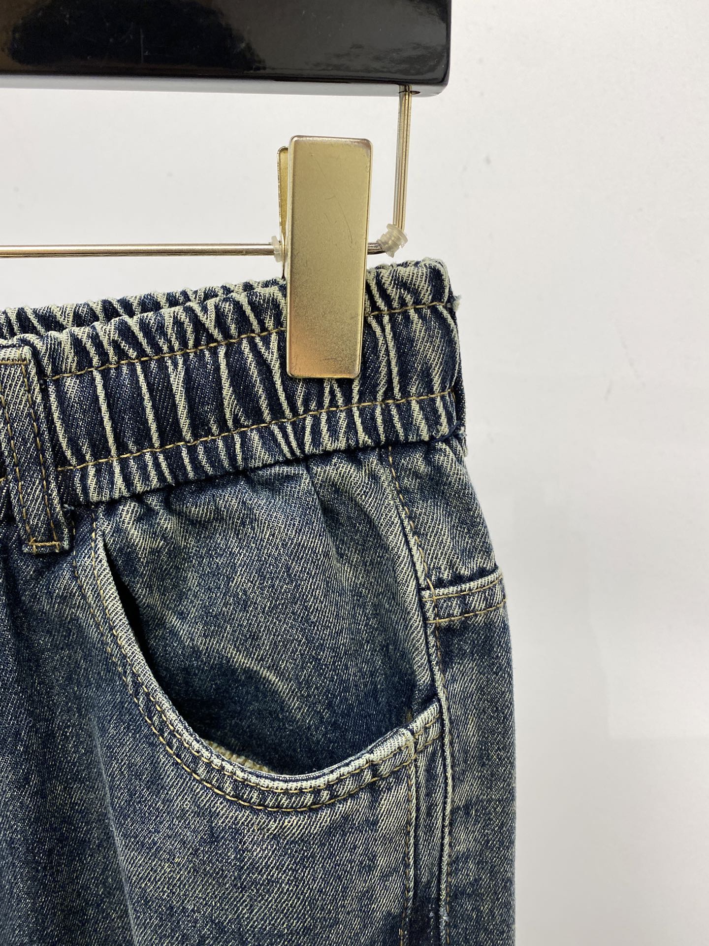 古奇、 2025最新品，专柜同步有售，原单狠货，水洗休闲潮牌牛仔裤，进口原版水洗弹力面料，舒适有弹性，原