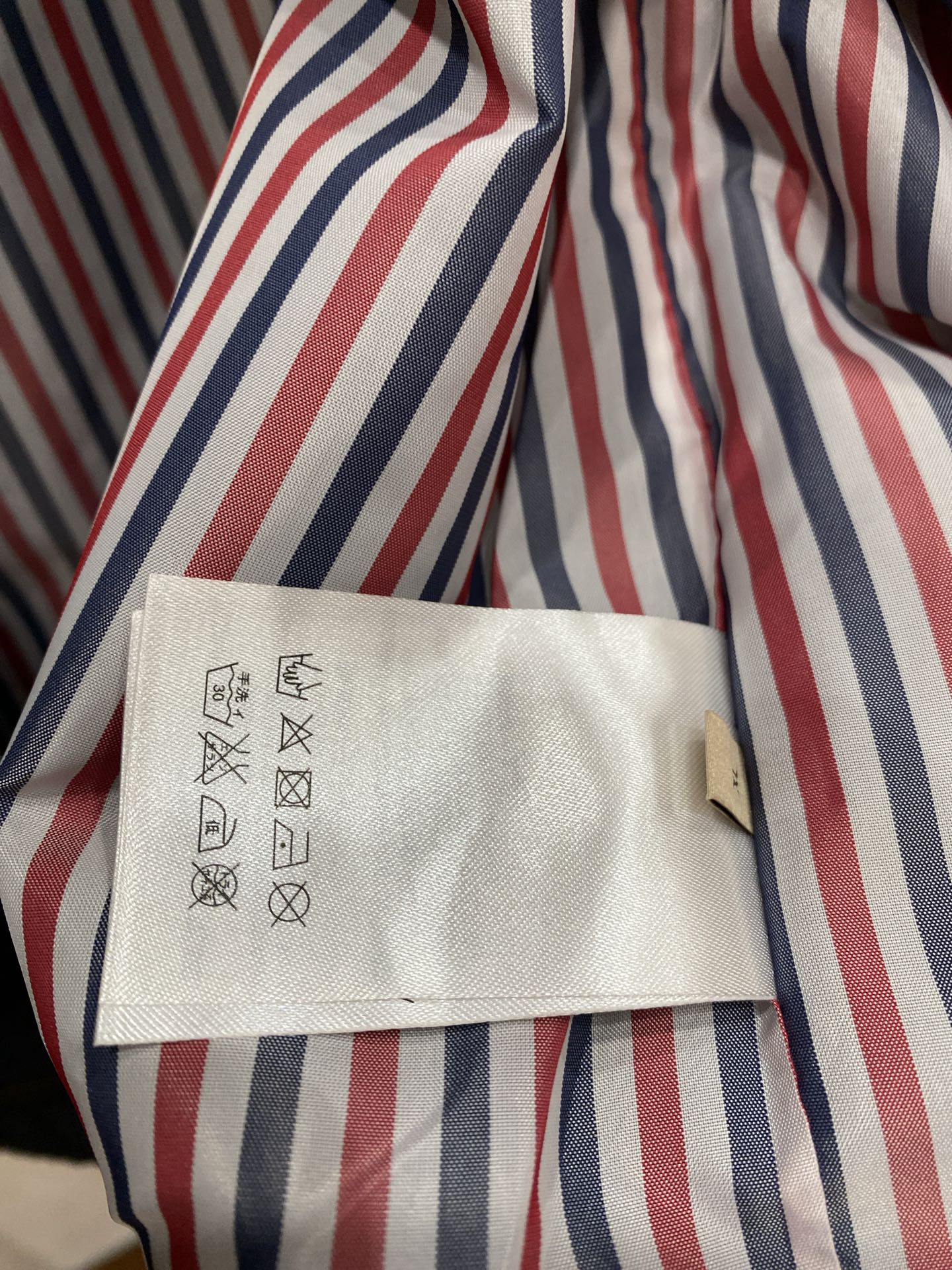 TB、2025新品夹克外套，时尚帅气，简约百搭款，胸前精致刺绣图案logo，定制原版面料，不仅挺括，保持