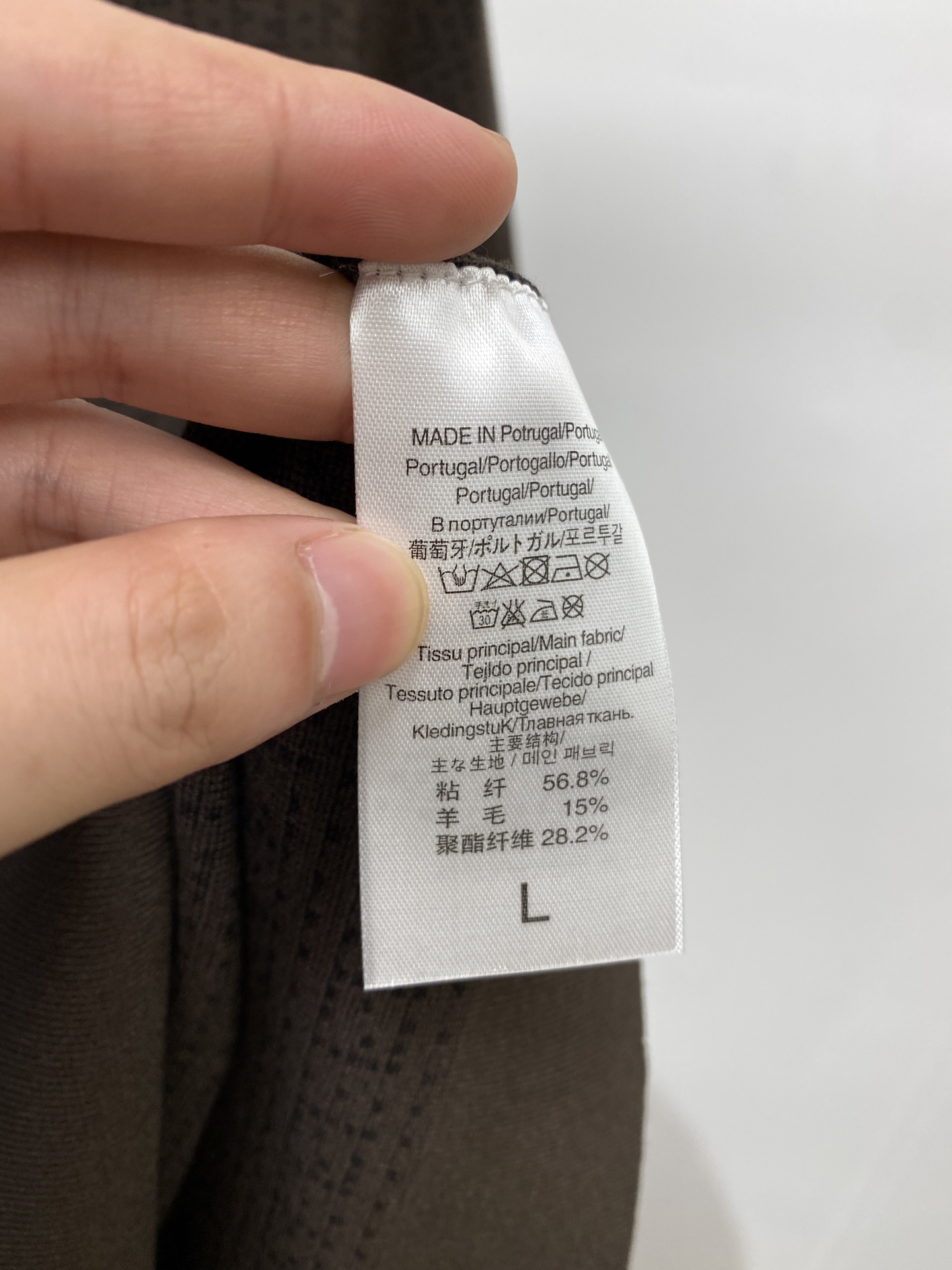 芬迪、2025最新款针织短袖T恤，帅气时尚，顶级数码定位定织字母logo，简约百搭款。面料棉 不仅挺括，