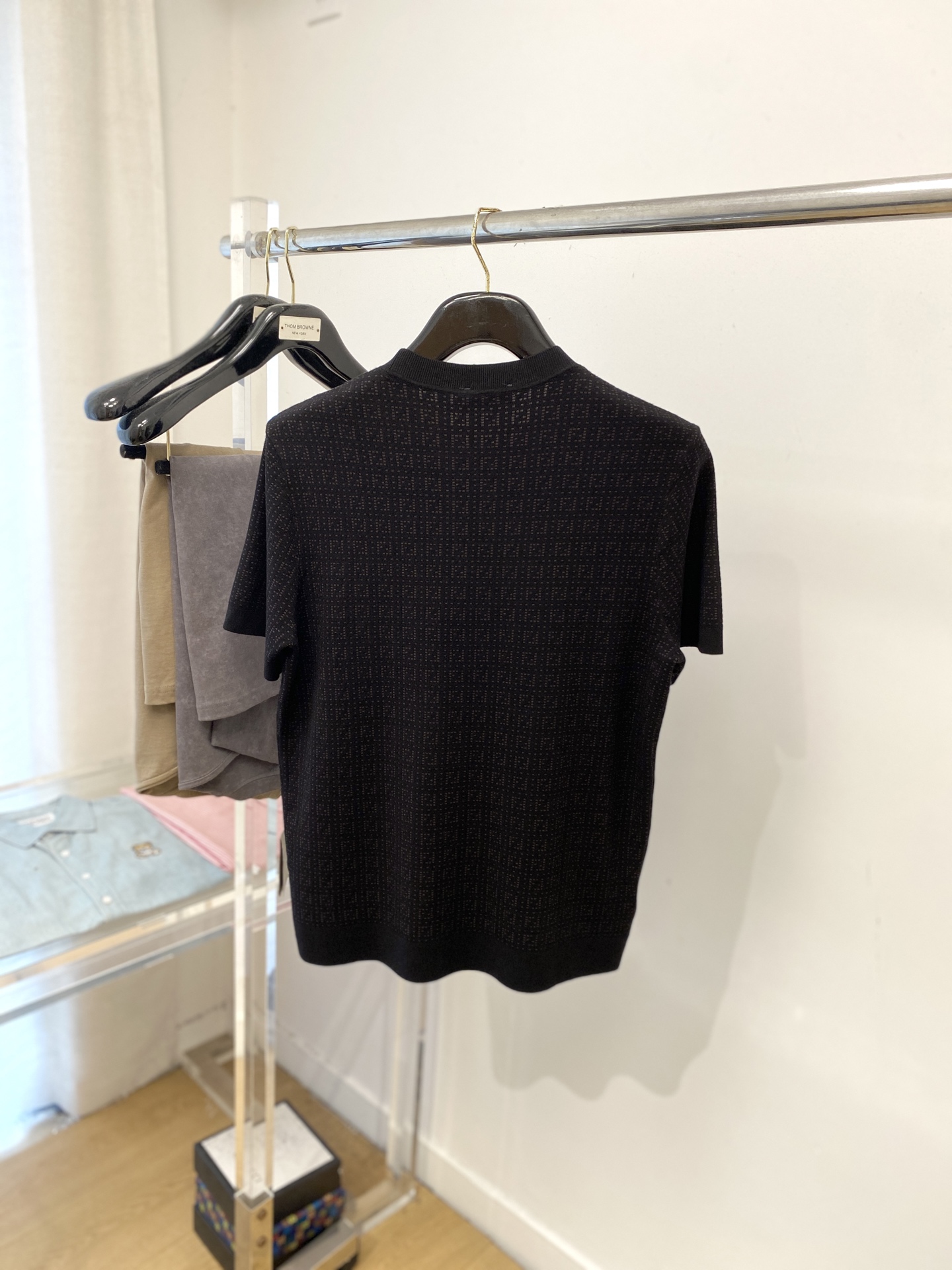 芬迪、2025最新款针织短袖T恤，帅气时尚，顶级数码定位定织字母logo，简约百搭款。面料棉 不仅挺括，