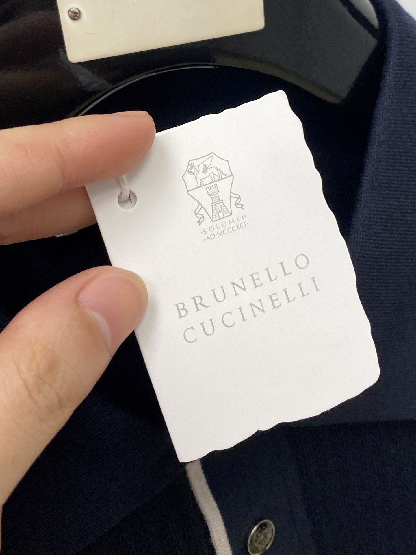 Brunello Cucinelli、2025最新款针织短袖T恤，帅气时尚，胸前精致刺绣图案logo，简