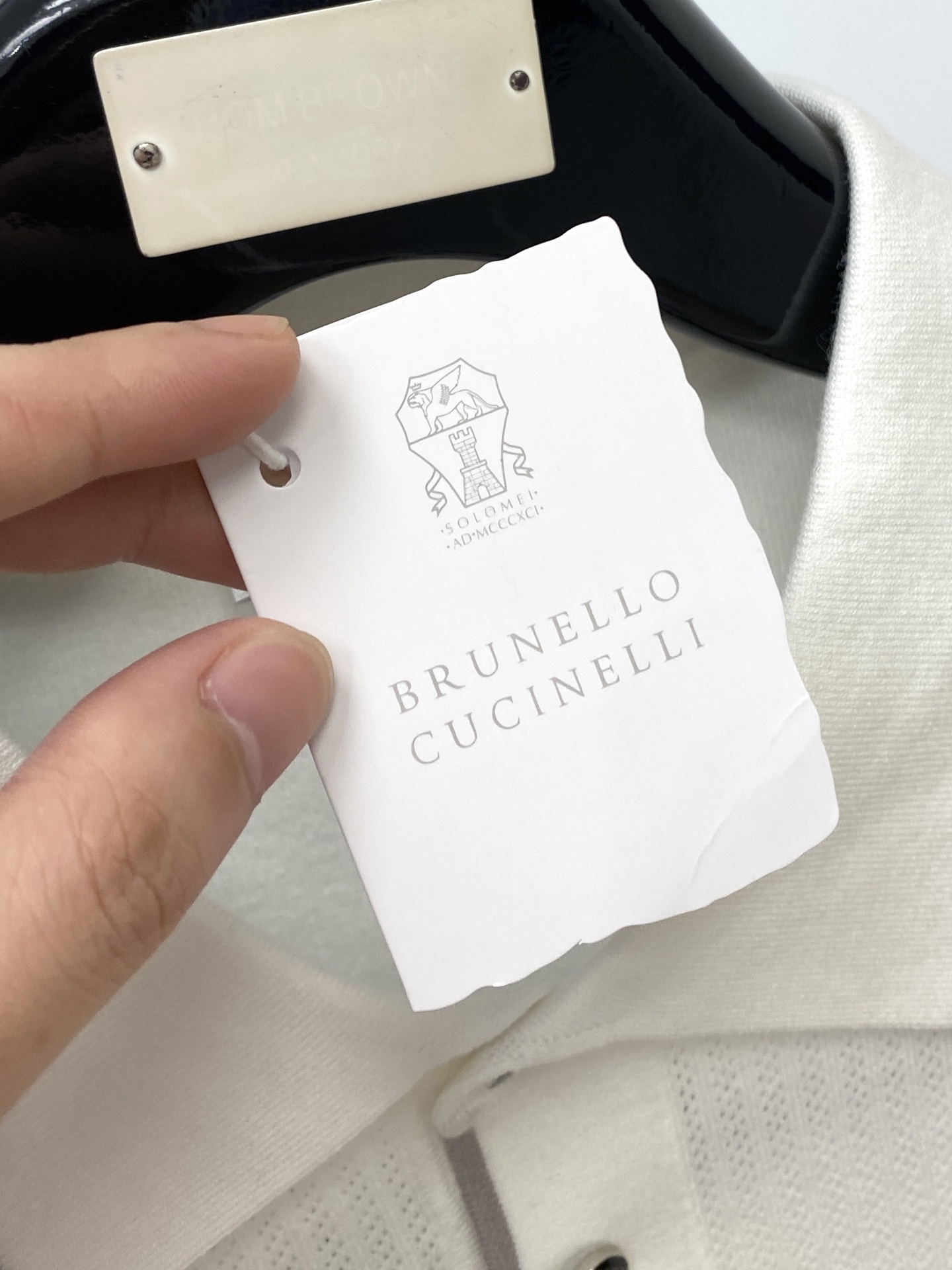 Brunello Cucinelli、2025最新款针织短袖T恤，帅气时尚，胸前精致刺绣图案logo，简