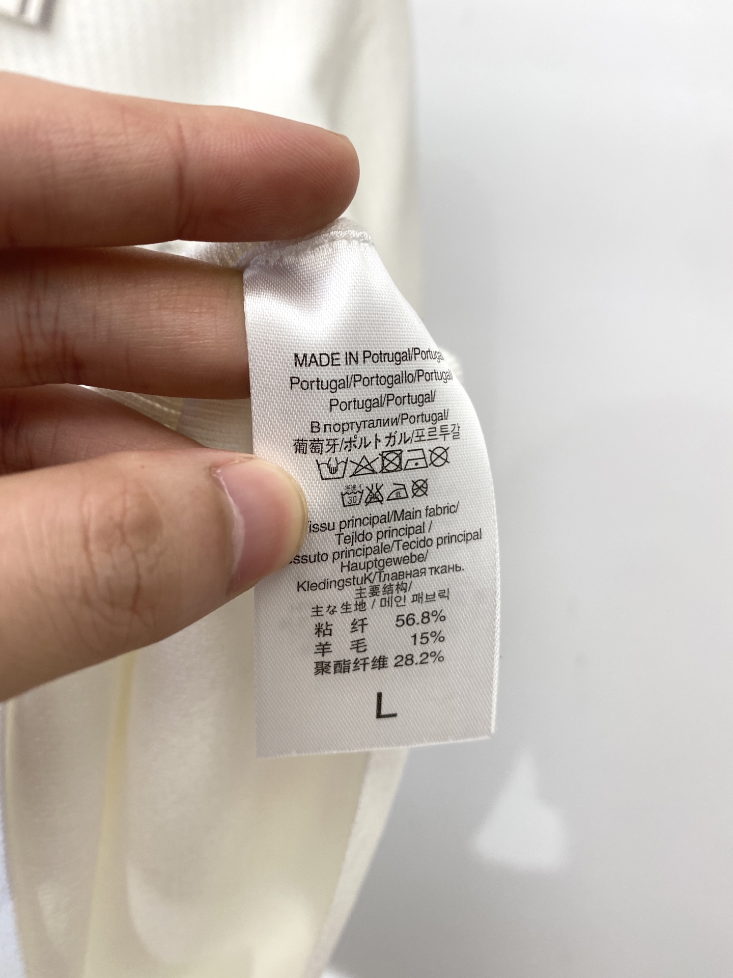 Brunello Cucinelli、2025最新款针织短袖T恤，帅气时尚，胸前精致刺绣图案logo，简