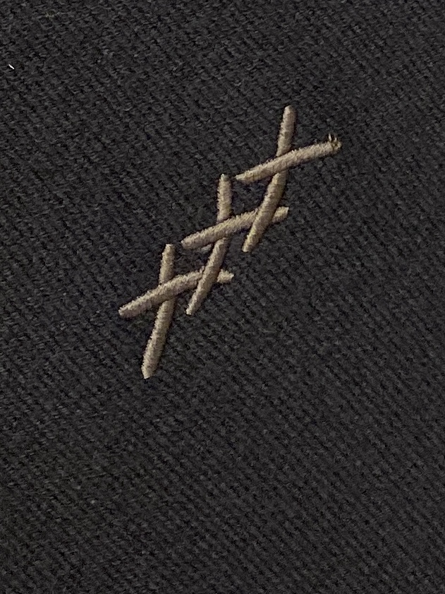 杰尼亚、2025最新款针织短袖T恤，帅气时尚，胸前精致刺绣图案logo，简约百搭款。面料棉 不仅挺括，保