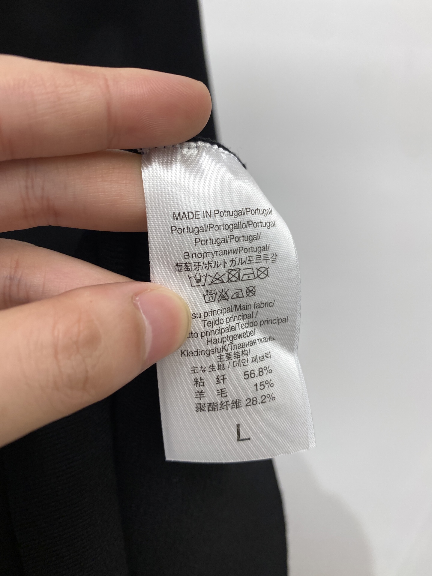 杰尼亚、2025最新款针织短袖T恤，帅气时尚，胸前精致刺绣图案logo，简约百搭款。面料棉 不仅挺括，保