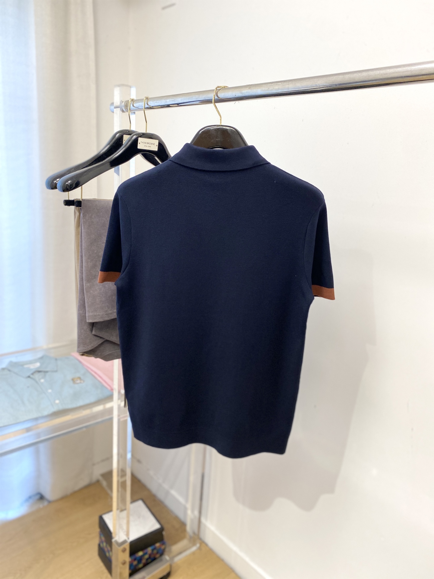 lP🆕、2025最新款针织短袖T恤，帅气时尚，胸前精致刺绣字母logo，简约百搭款。面料棉 不仅挺括，保