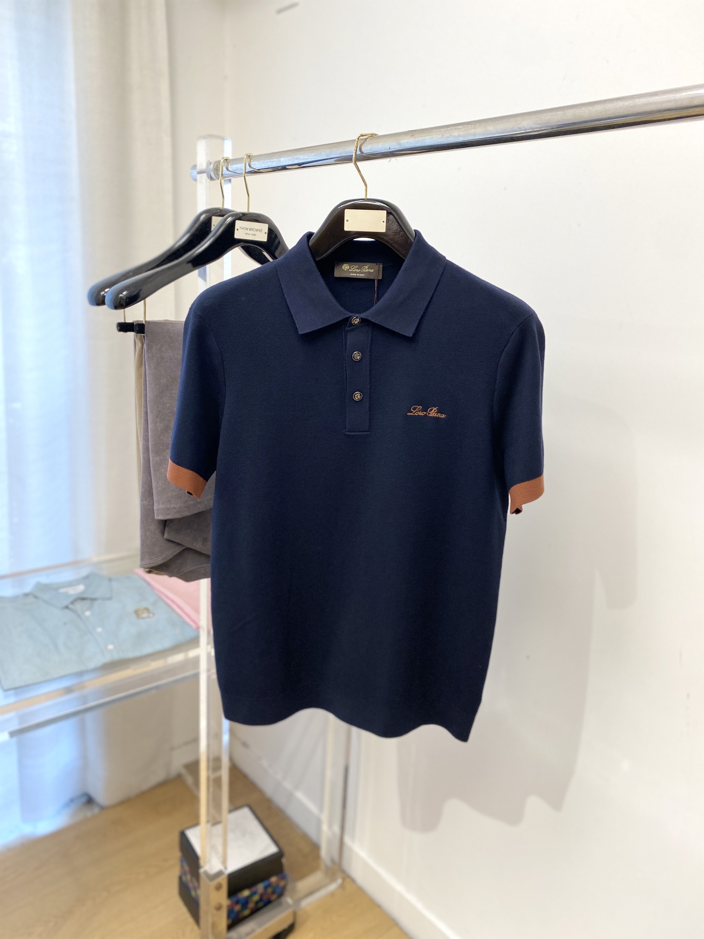 lP🆕、2025最新款针织短袖T恤，帅气时尚，胸前精致刺绣字母logo，简约百搭款。面料棉 不仅挺括，保